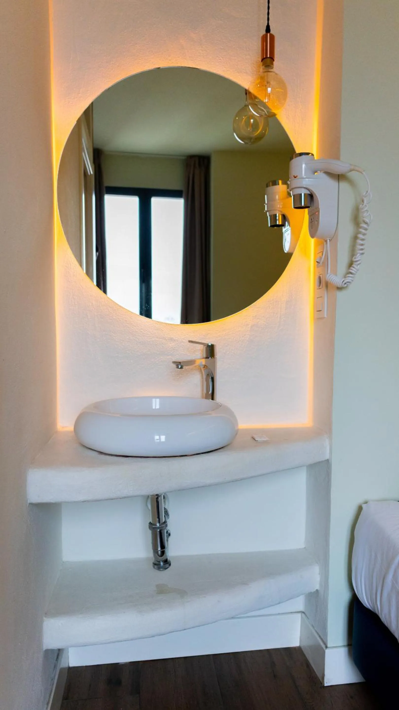 Basic Triple Room in Hostal Charlotte-Gran Vía