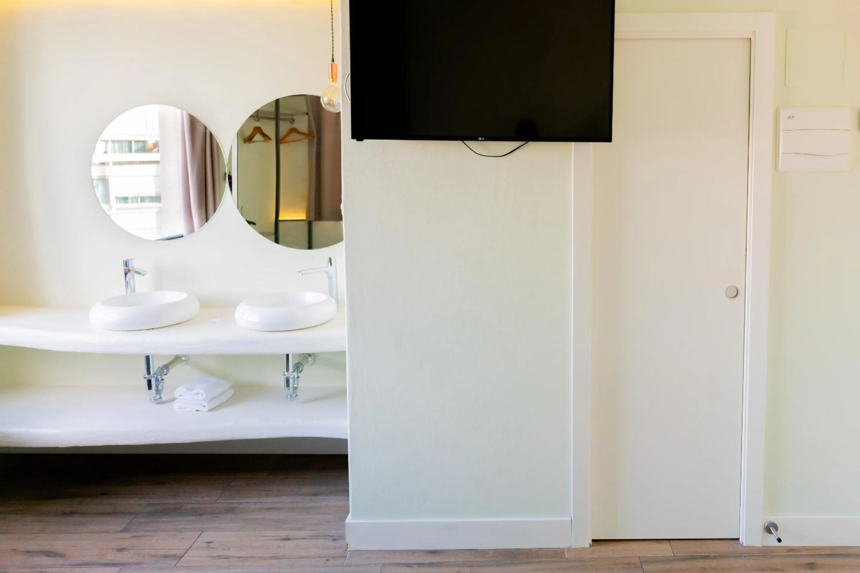 Standard Triple Room in Hostal Charlotte-Gran Vía