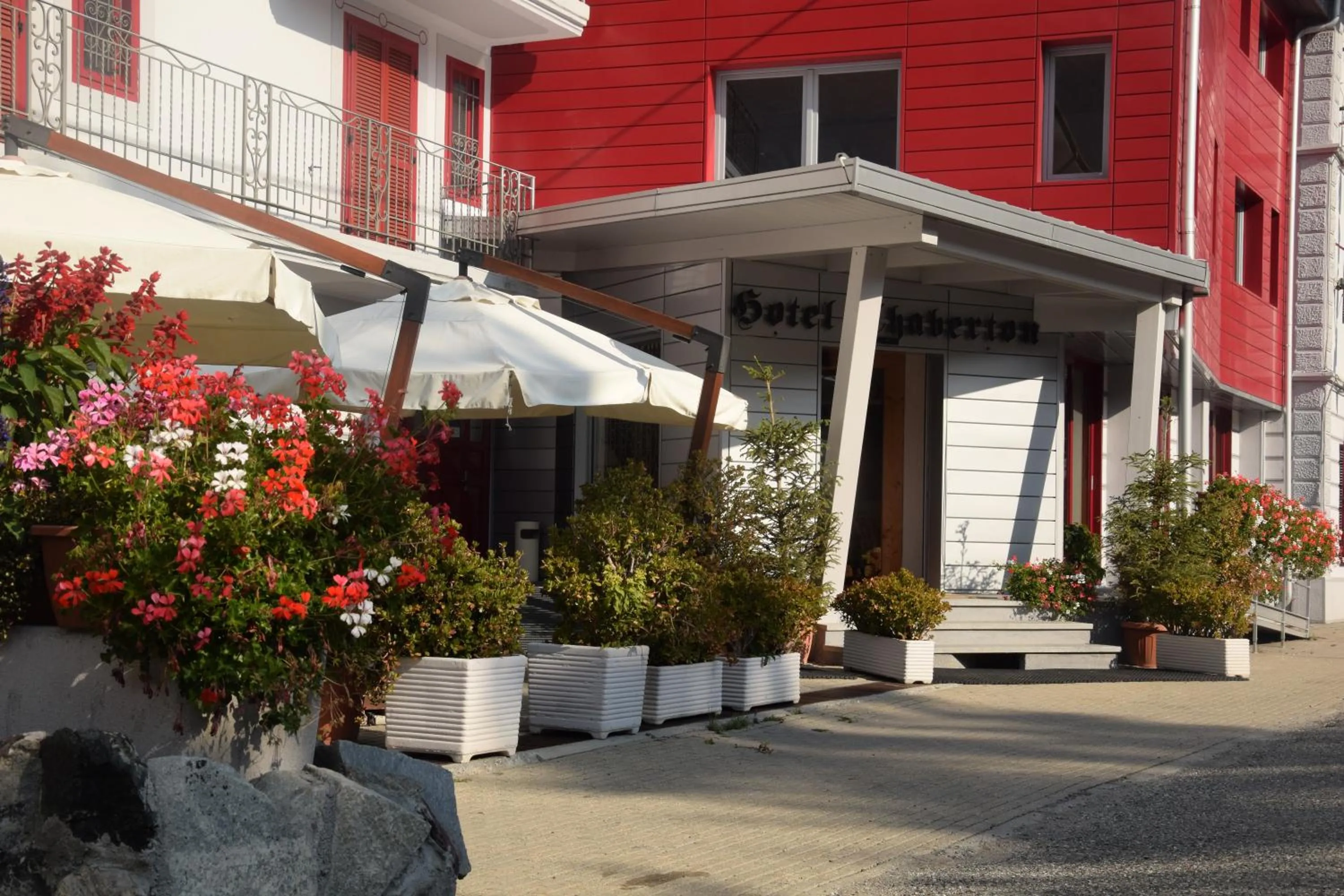 Facade/entrance in Hotel Chaberton