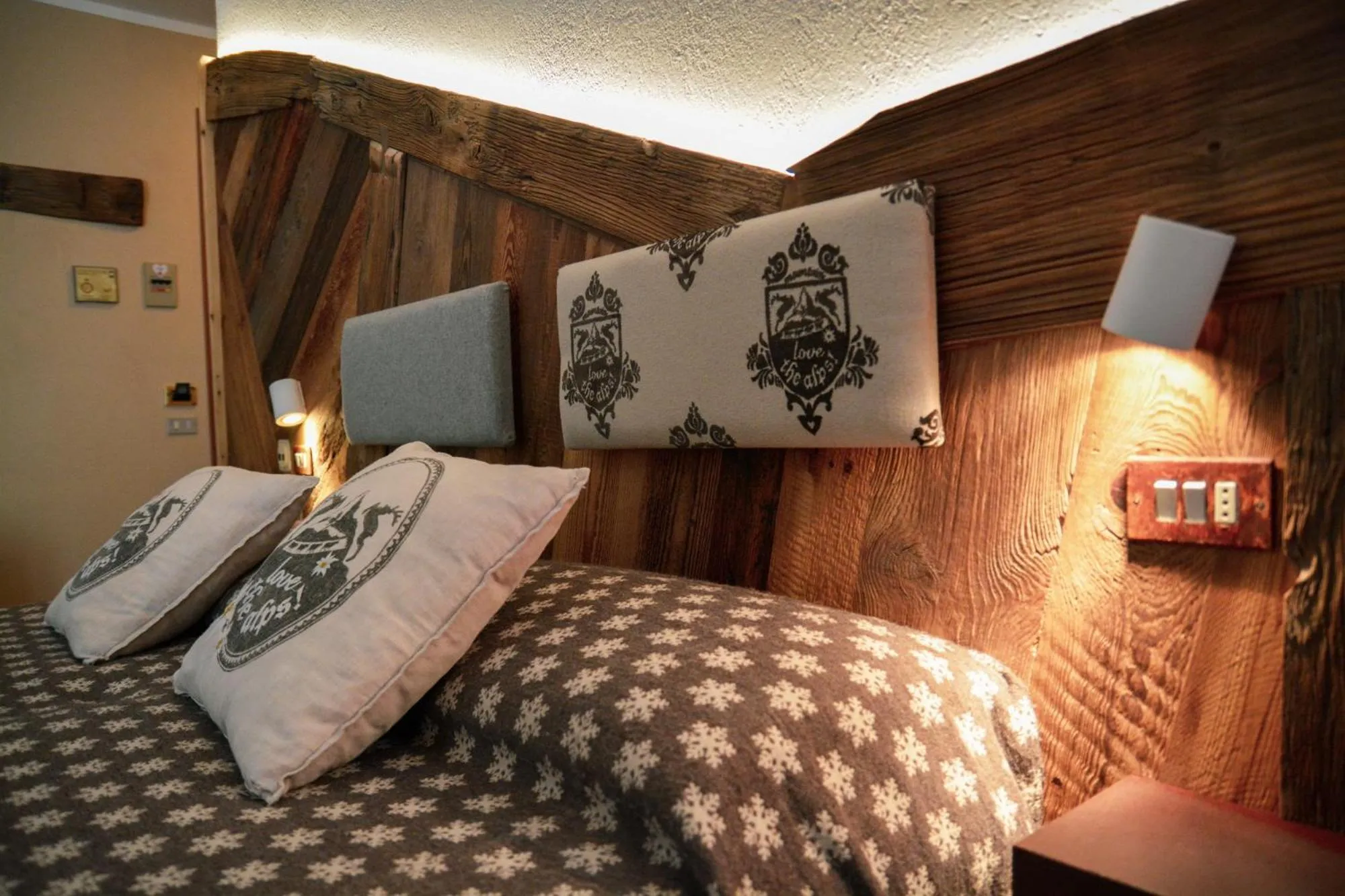 Bed in Hotel Chaberton