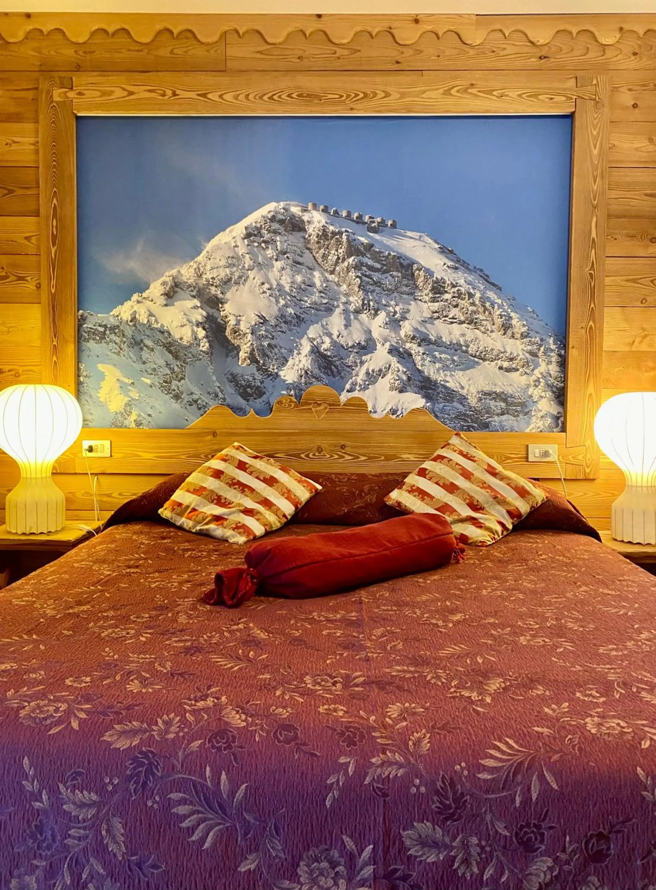 Bed in Hotel Chaberton