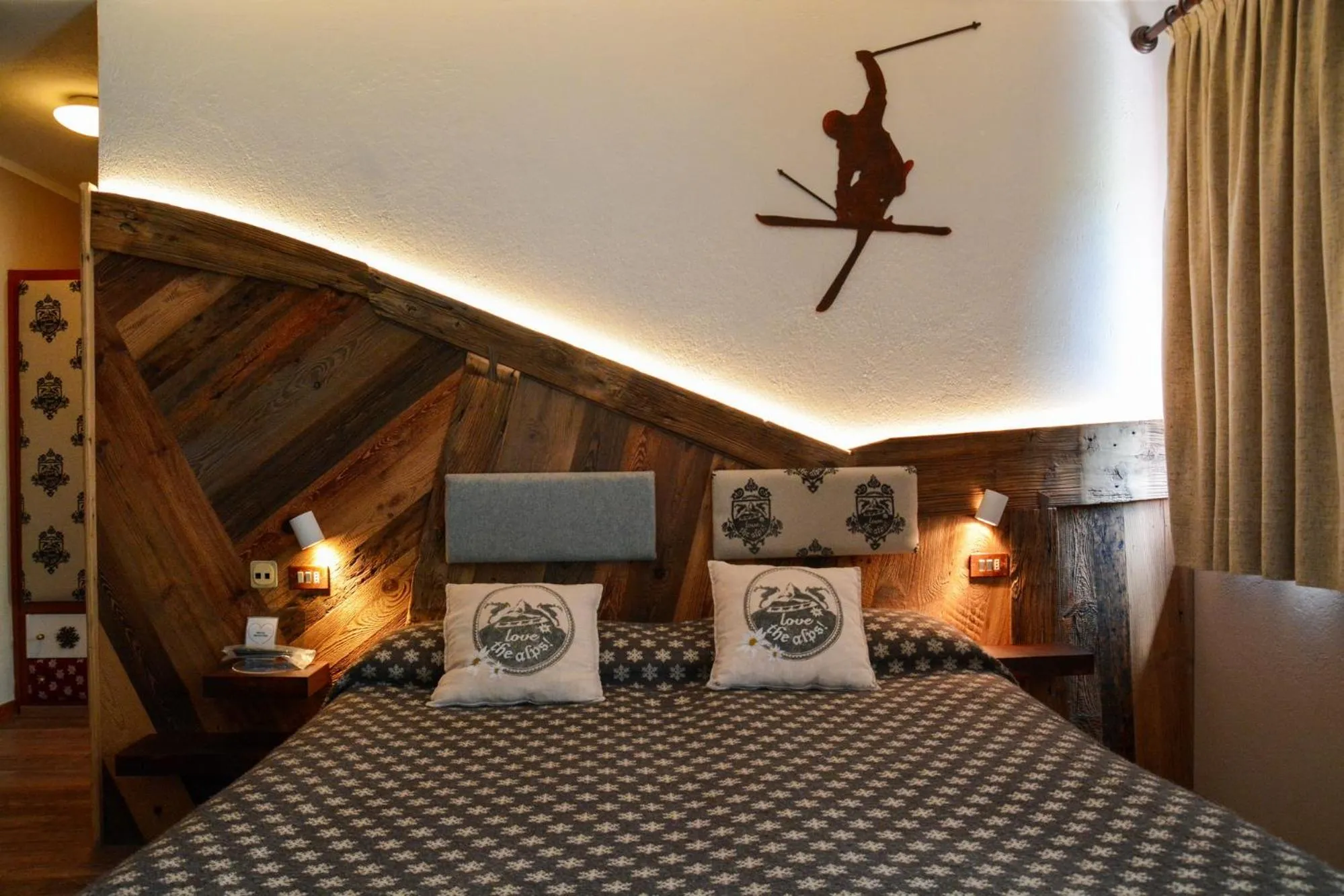 Bed in Hotel Chaberton