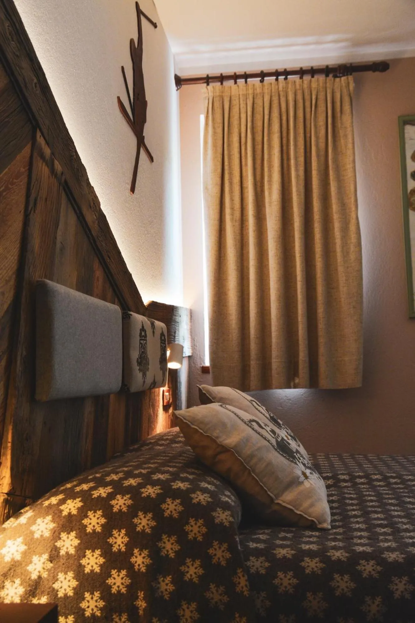 Bed in Hotel Chaberton