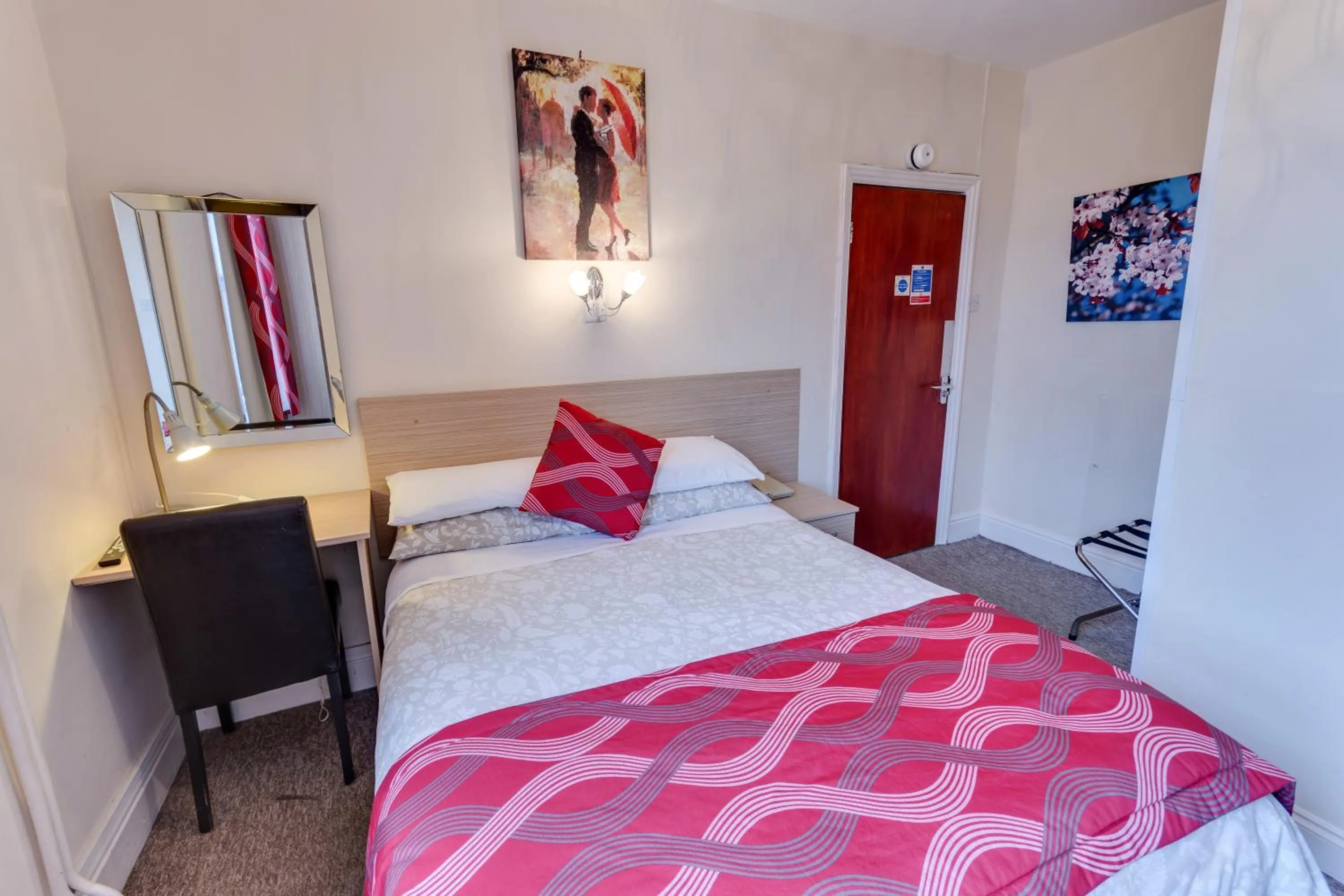 Bedroom, Bed in The Sportsview Guest House