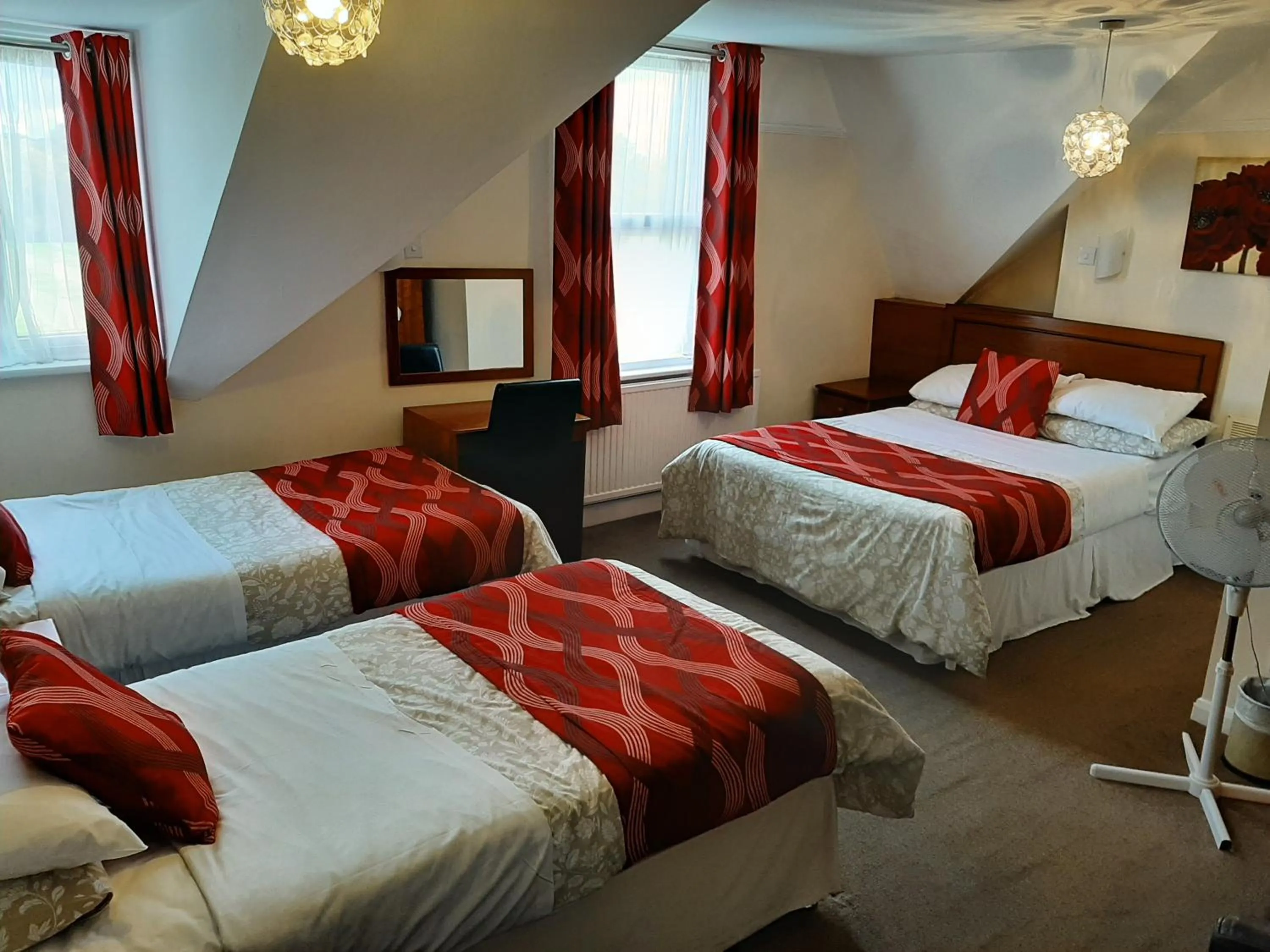 Photo of the whole room, Bed in The Sportsview Guest House