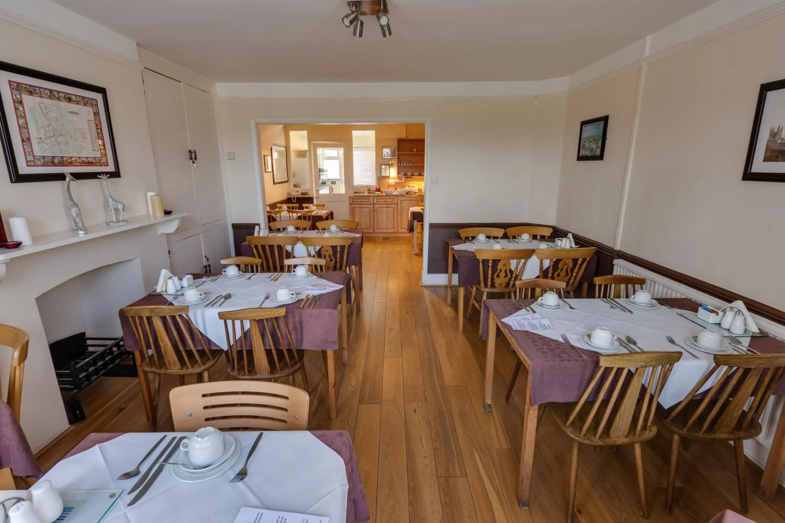 Restaurant/places to eat in The Sportsview Guest House