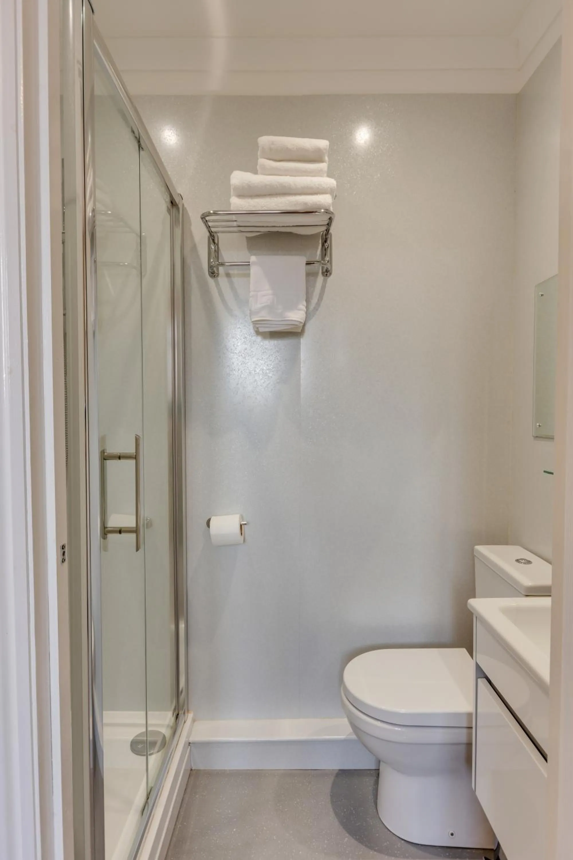 Bathroom in The Sportsview Guest House