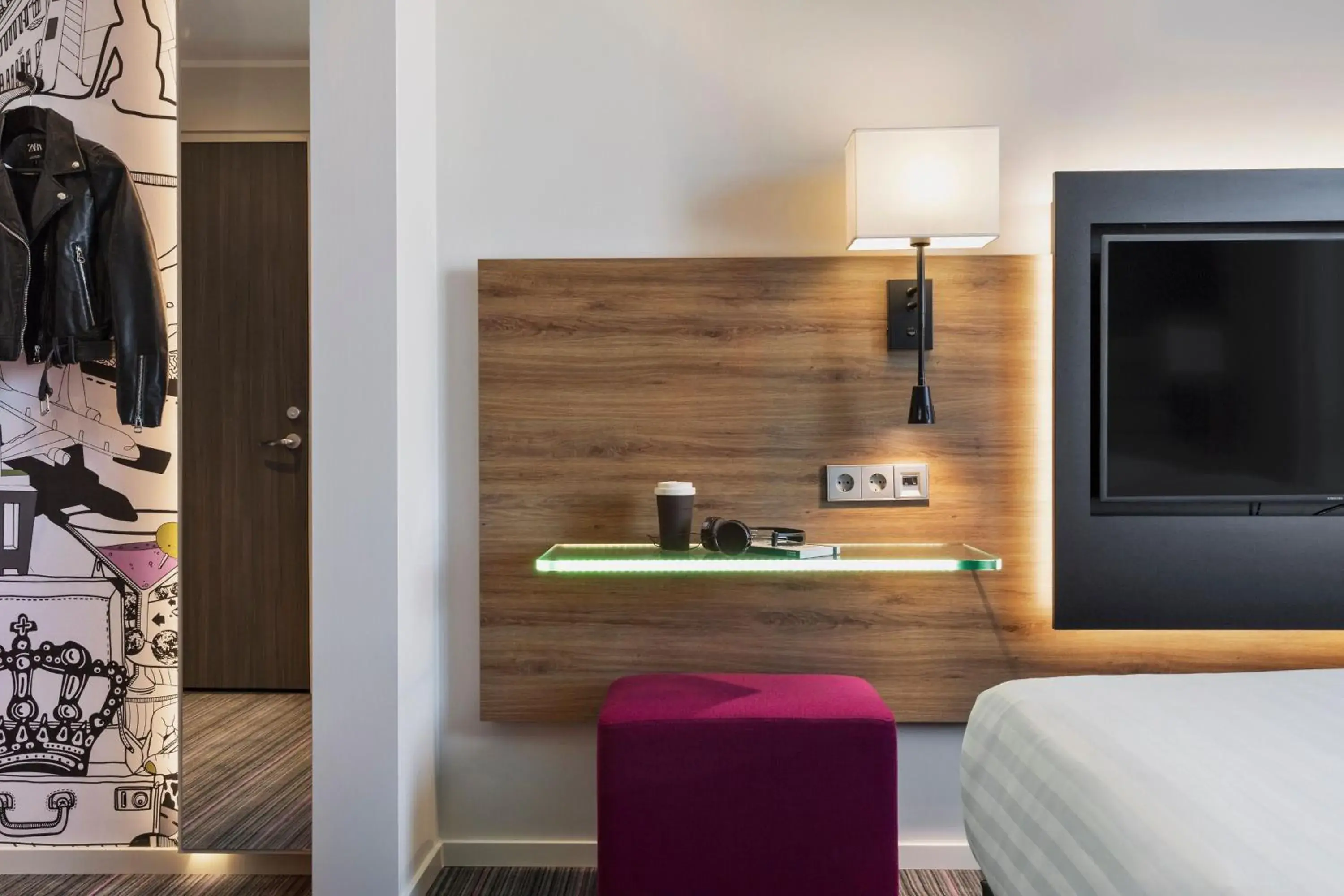 Moxy Twin Room in Moxy Copenhagen Moxy Twin Room in Moxy Copenhagen
