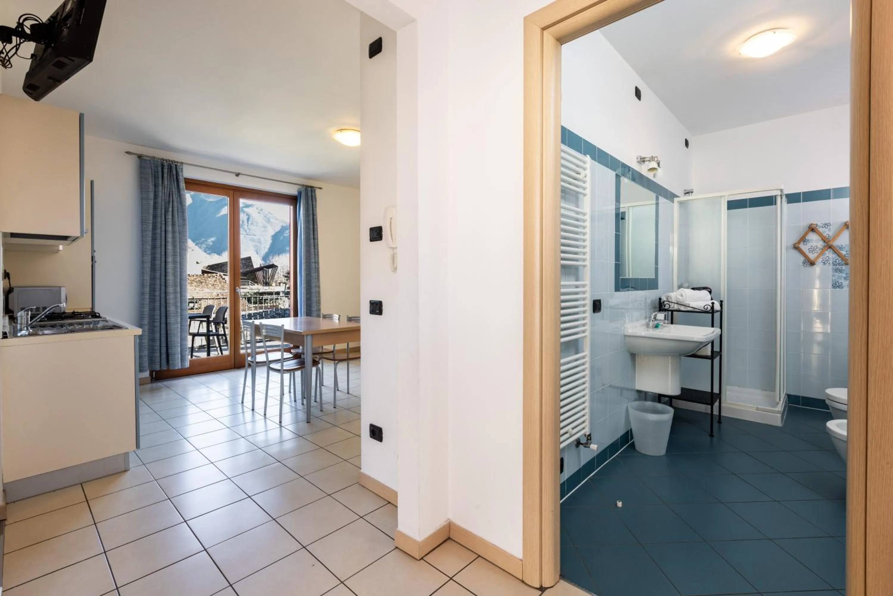 Shower in Spluga "Relax & Apartaments" by Alfio Colombo