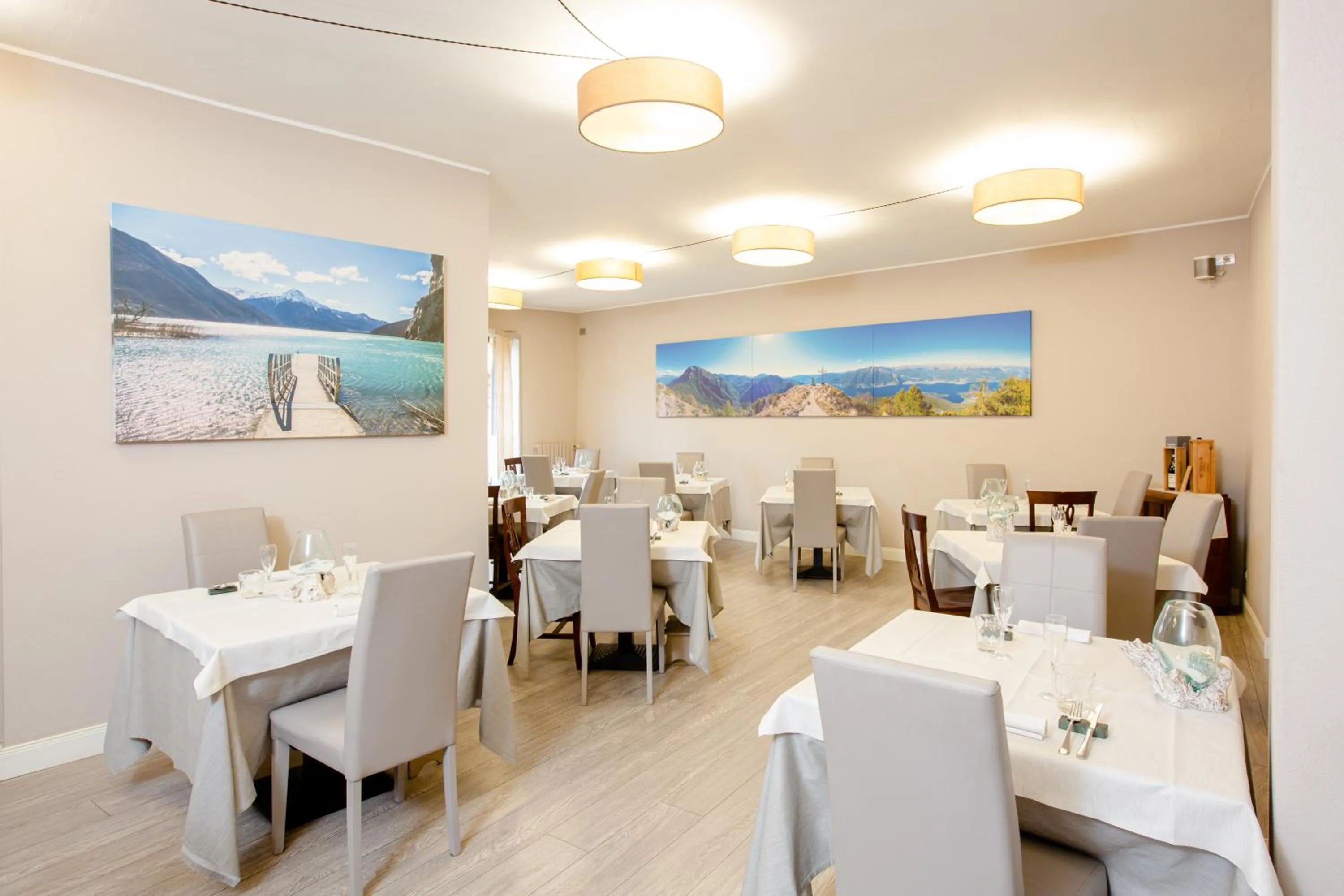 Restaurant/places to eat in Spluga "Relax & Apartaments" by Alfio Colombo