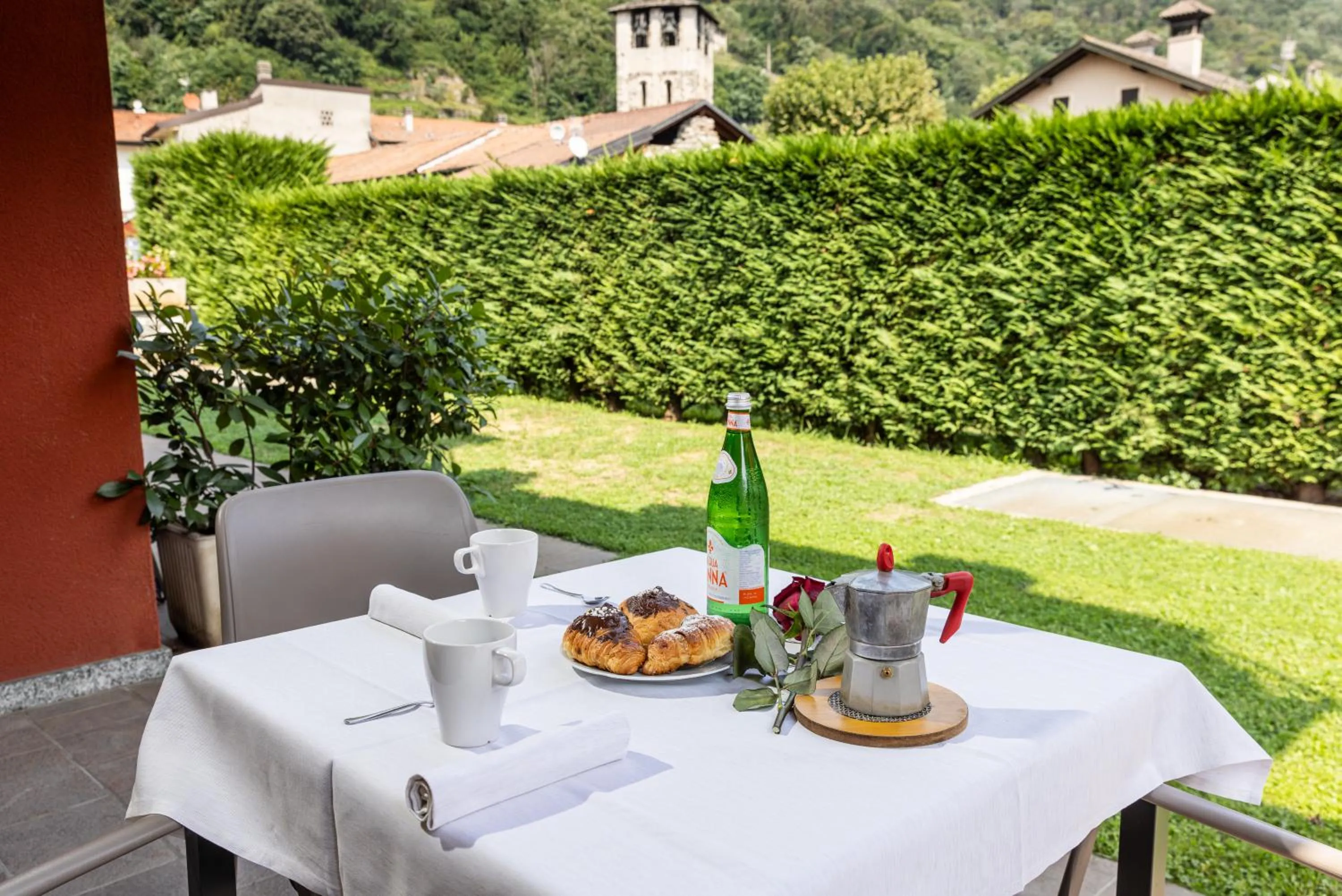 Garden in Spluga "Relax & Apartaments" by Alfio Colombo