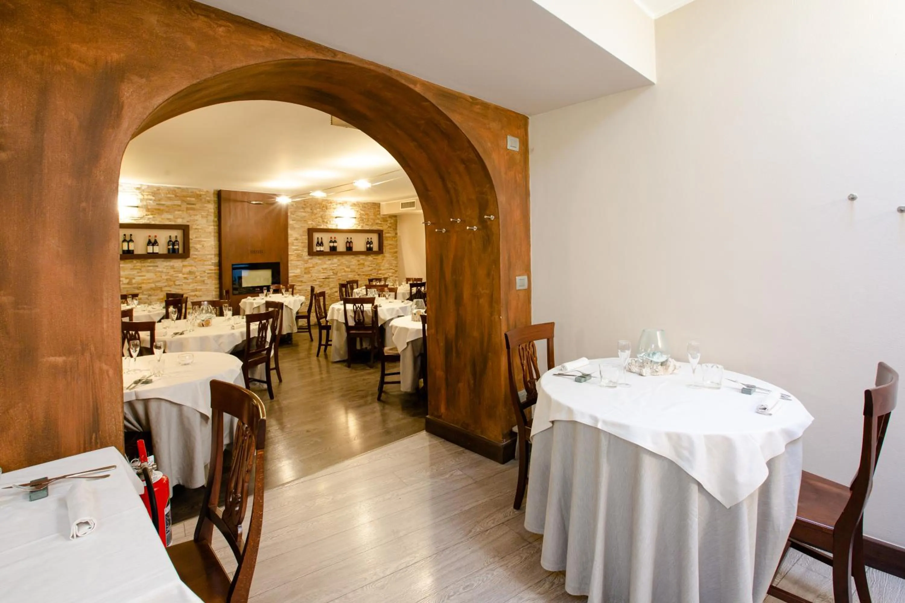 Restaurant/places to eat in Spluga "Relax & Apartaments" by Alfio Colombo