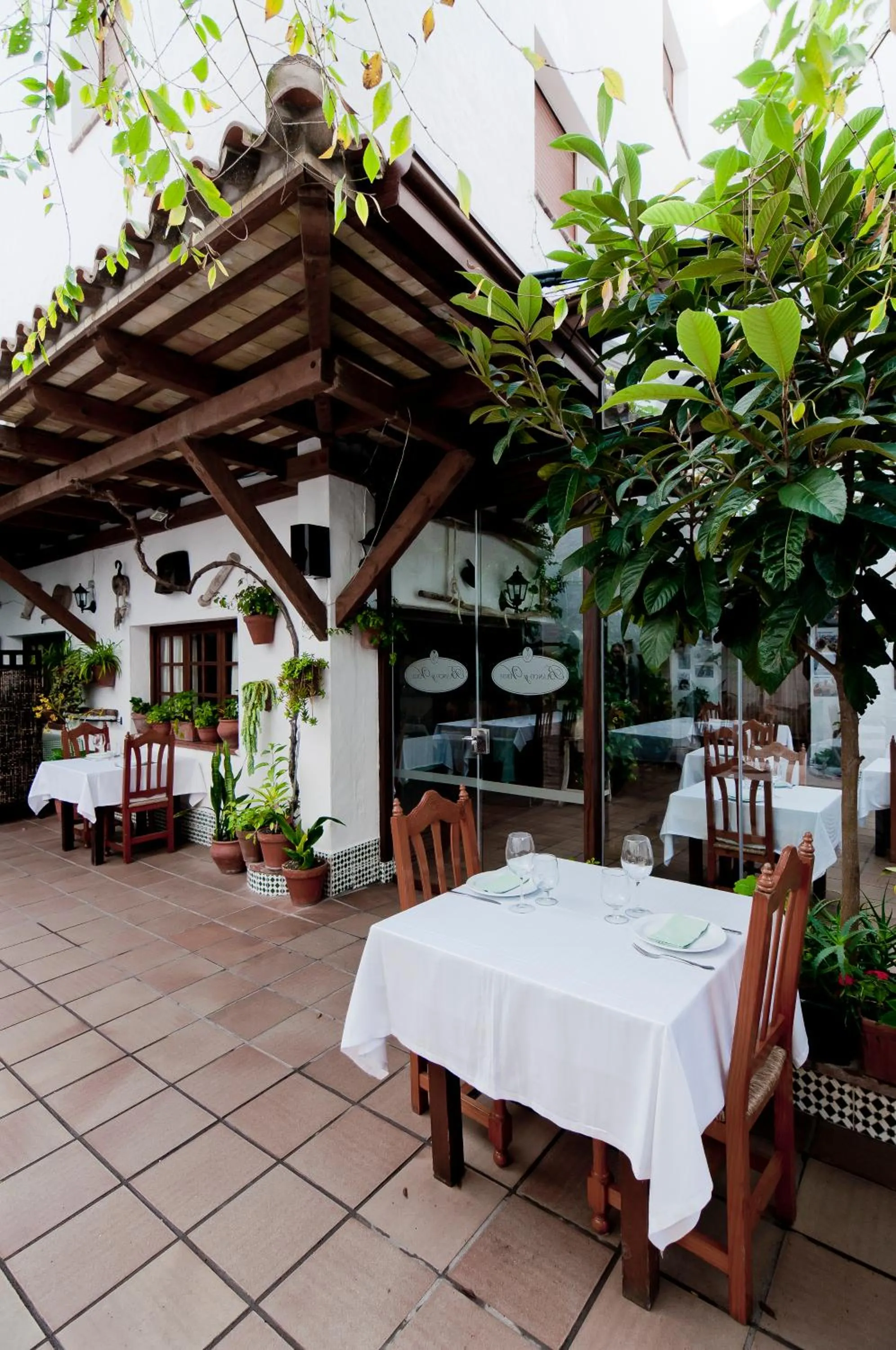 Restaurant/places to eat in Hotel Restaurante Blanco y Verde