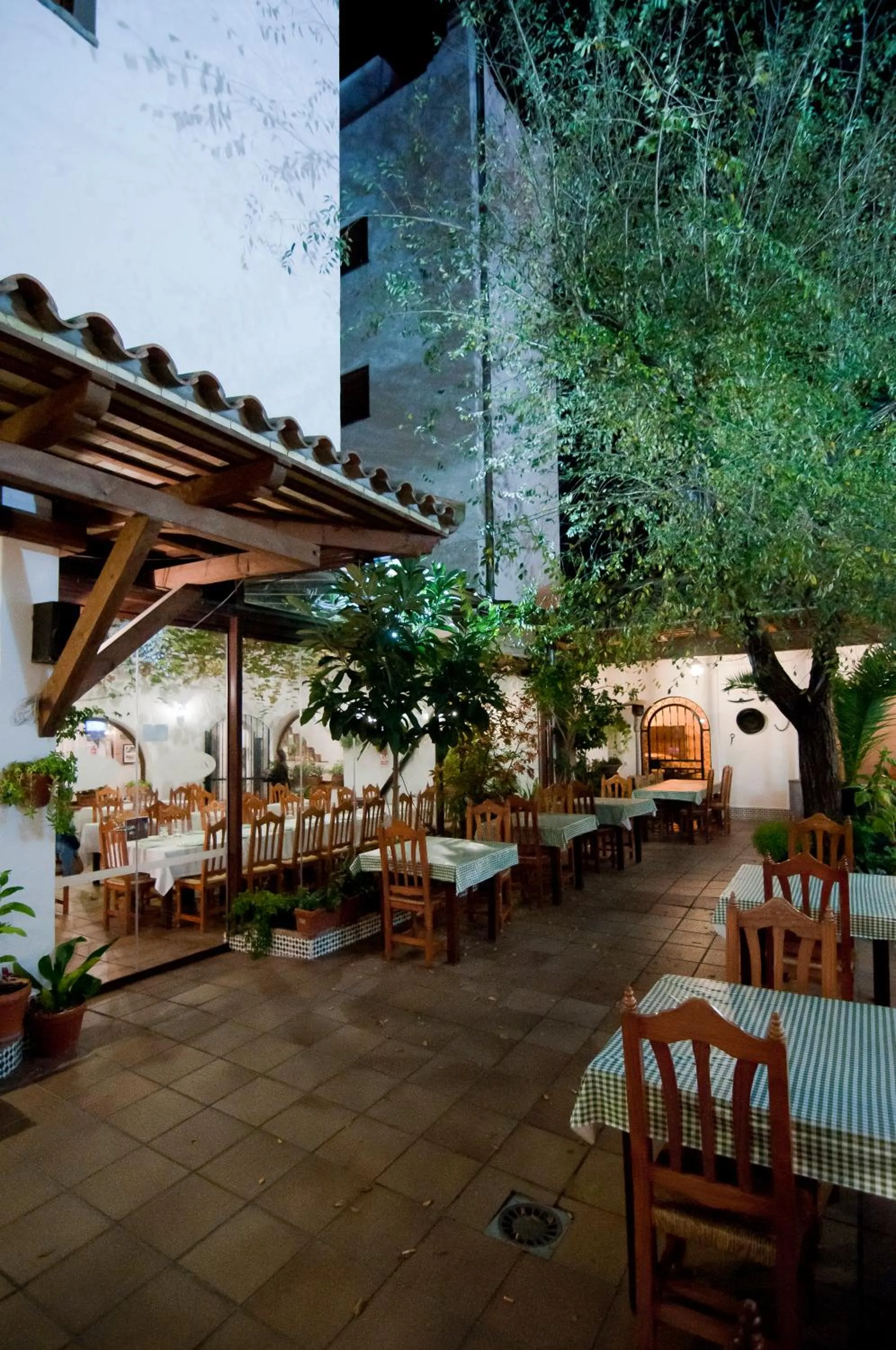 Patio in Hotel Restaurante Blanco y Verde