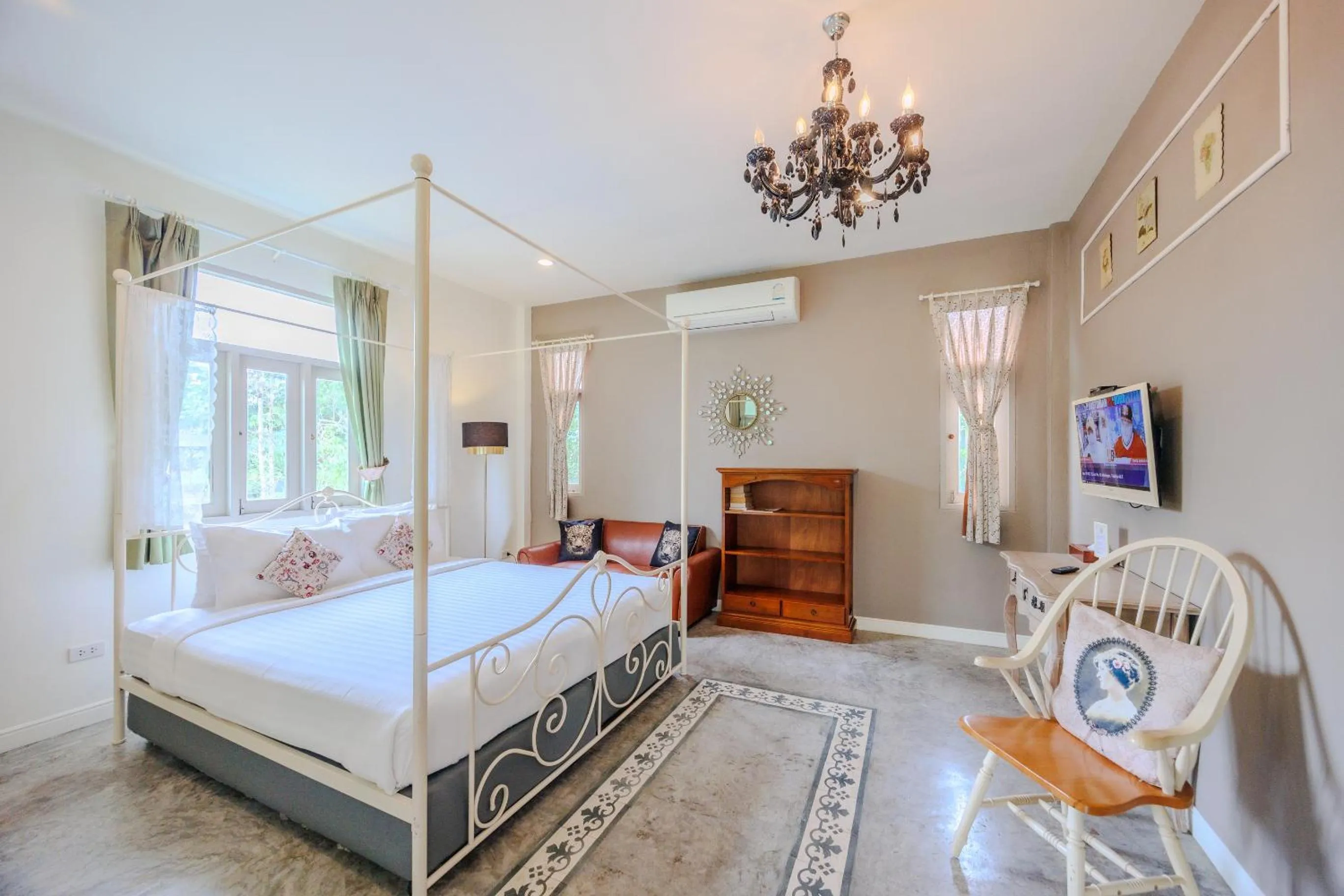 Bedroom, Bed in Perennial Resort