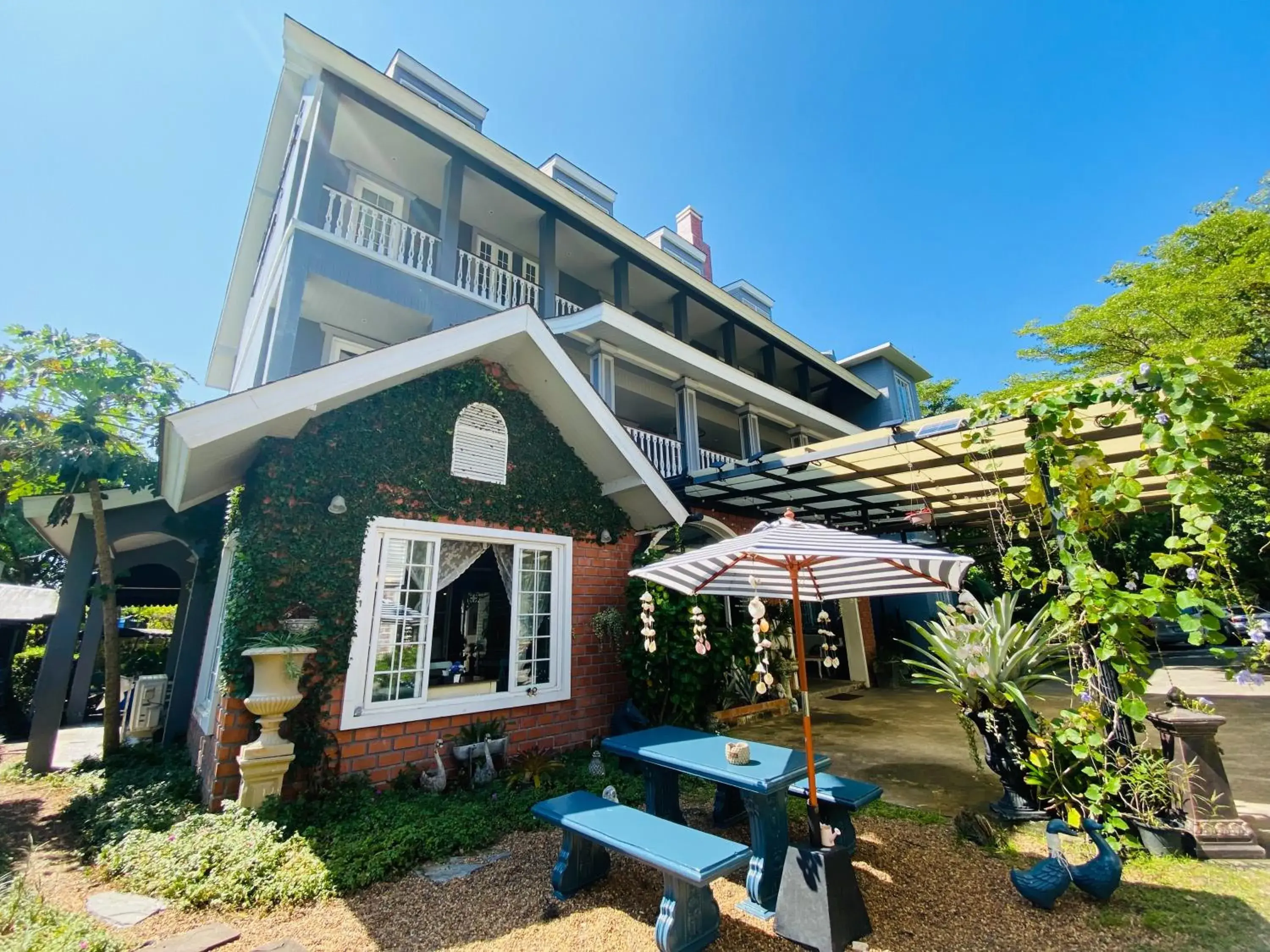 Lobby or reception in Perennial Resort Lobby or reception in Perennial Resort