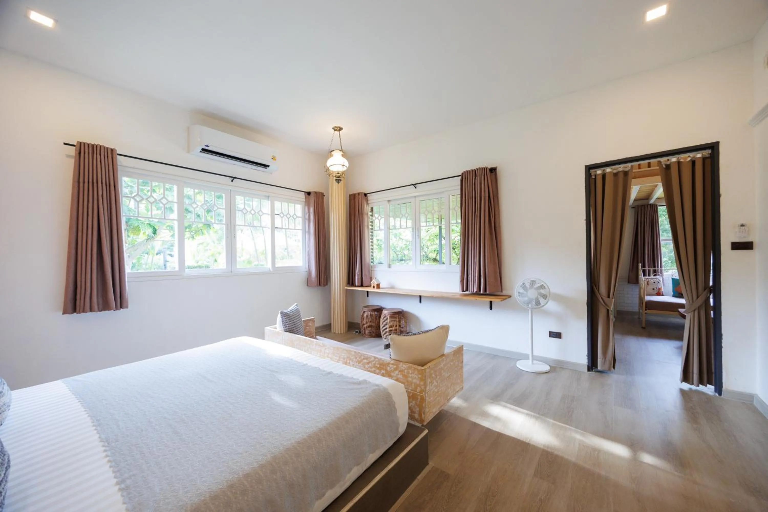 Property building, Bed in Perennial Resort