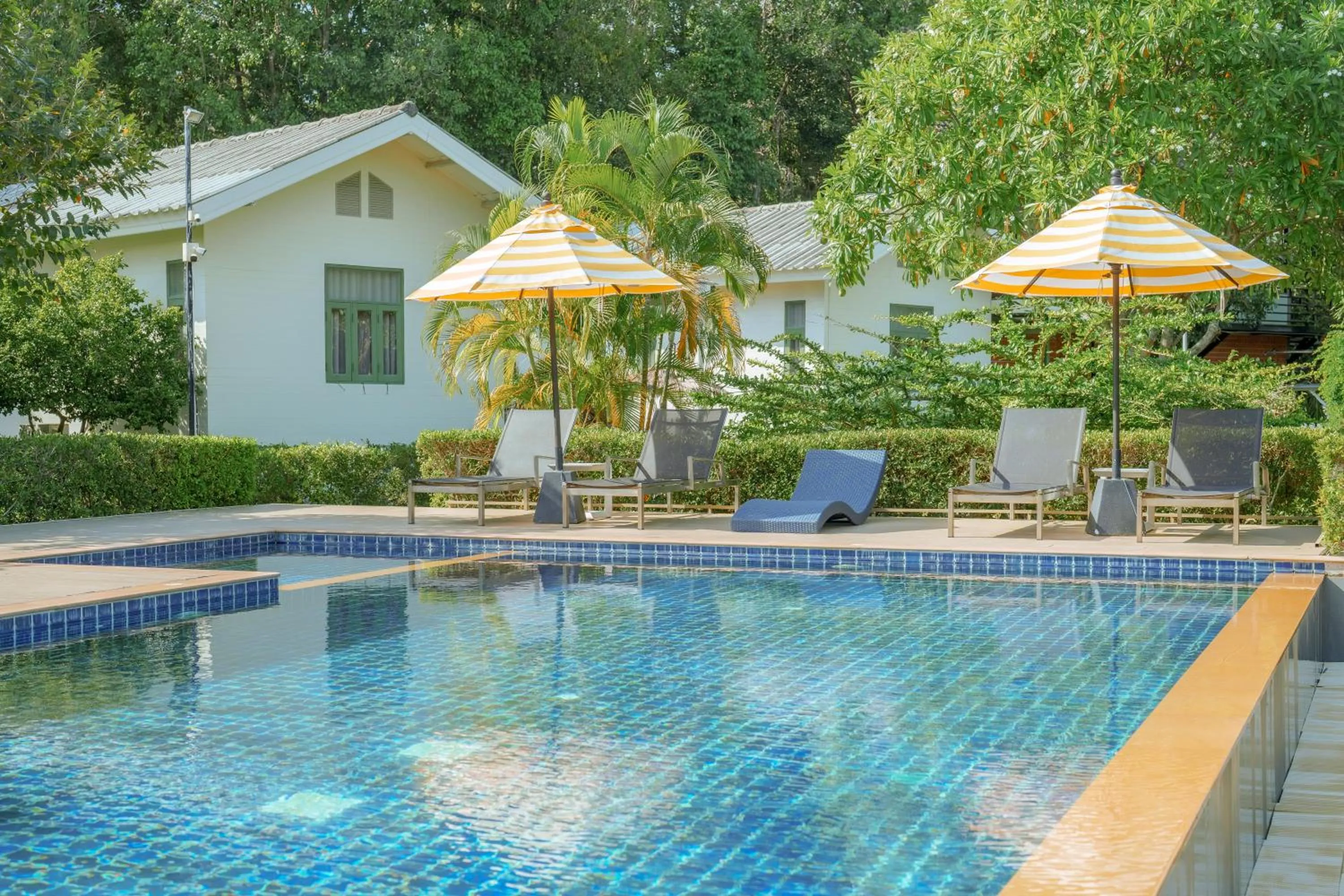 Swimming pool in Perennial Resort