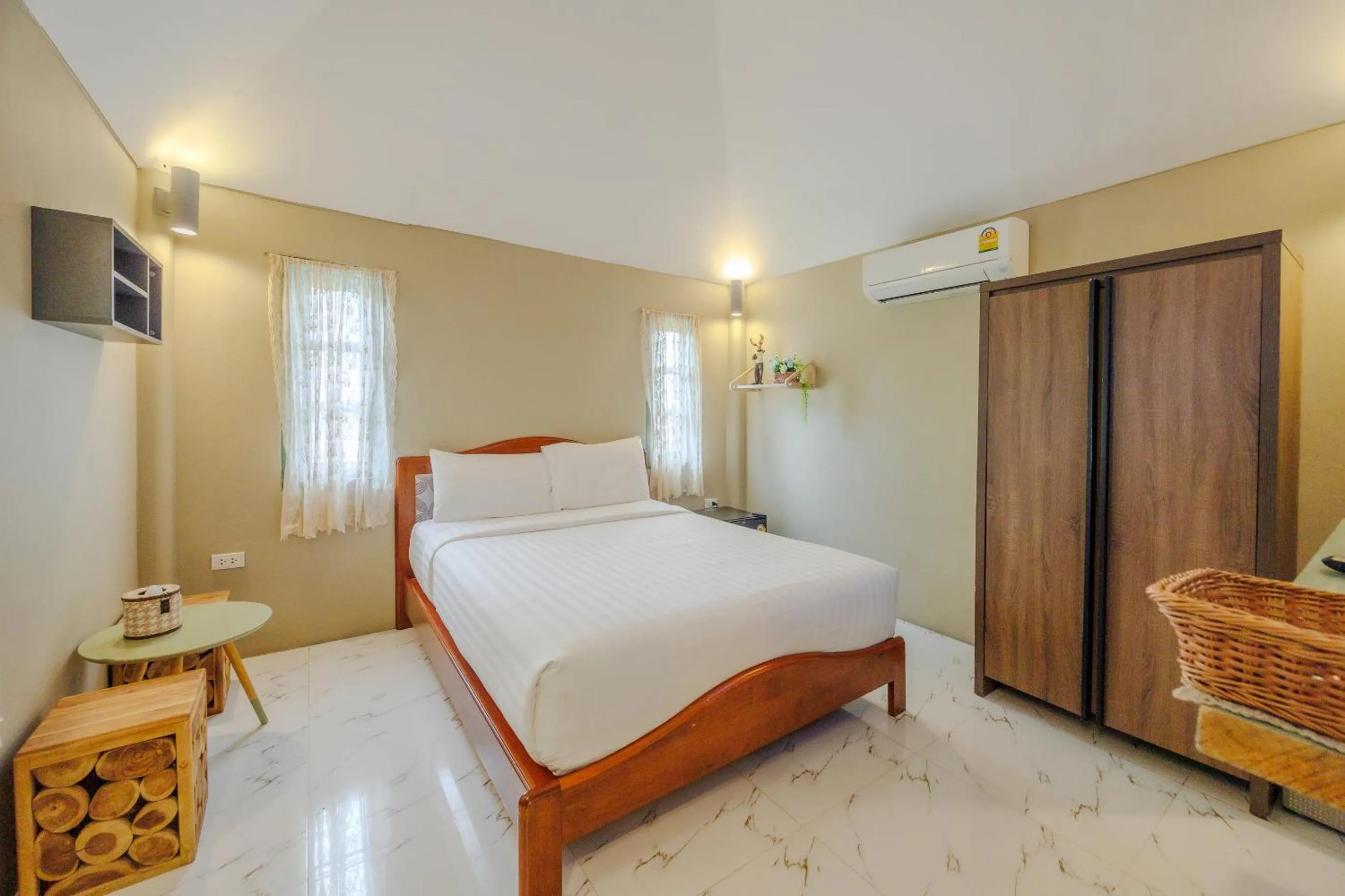 Bedroom, Bed in Perennial Resort