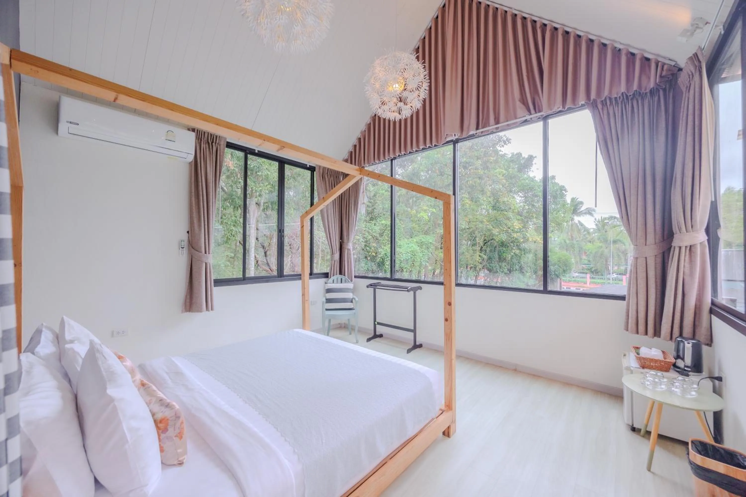 Property building, Bed in Perennial Resort