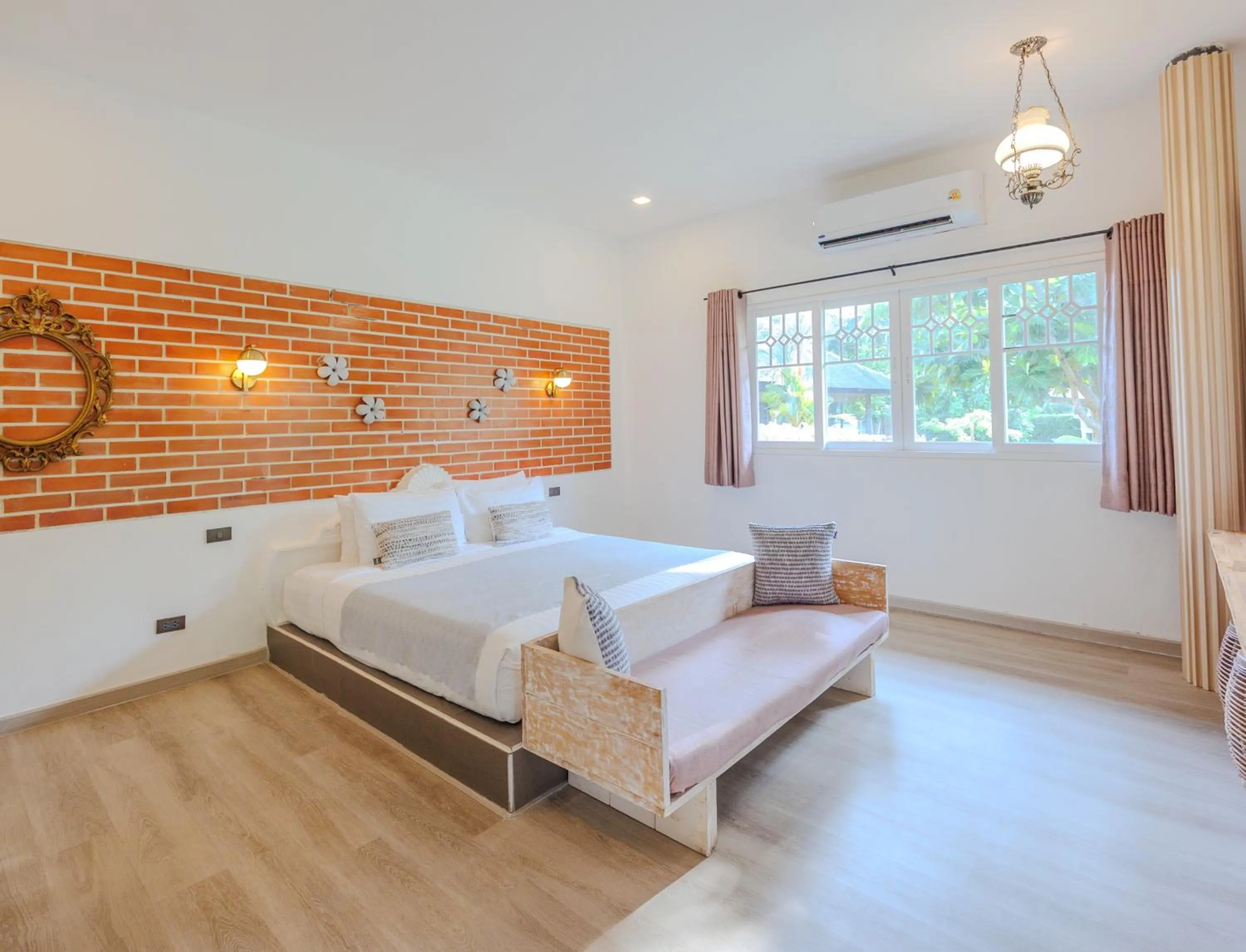 Property building, Bed in Perennial Resort