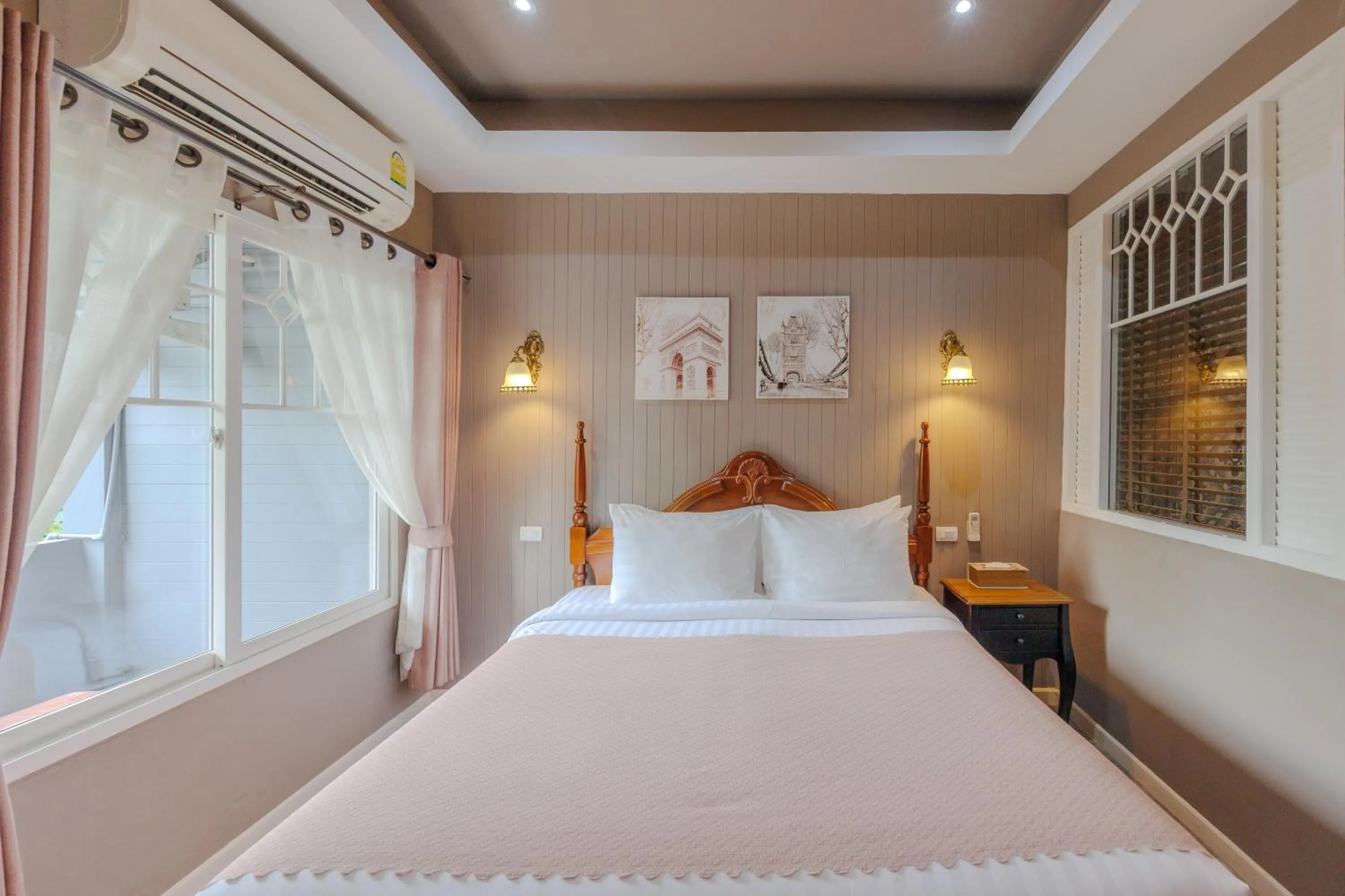 Bedroom, Bed in Perennial Resort