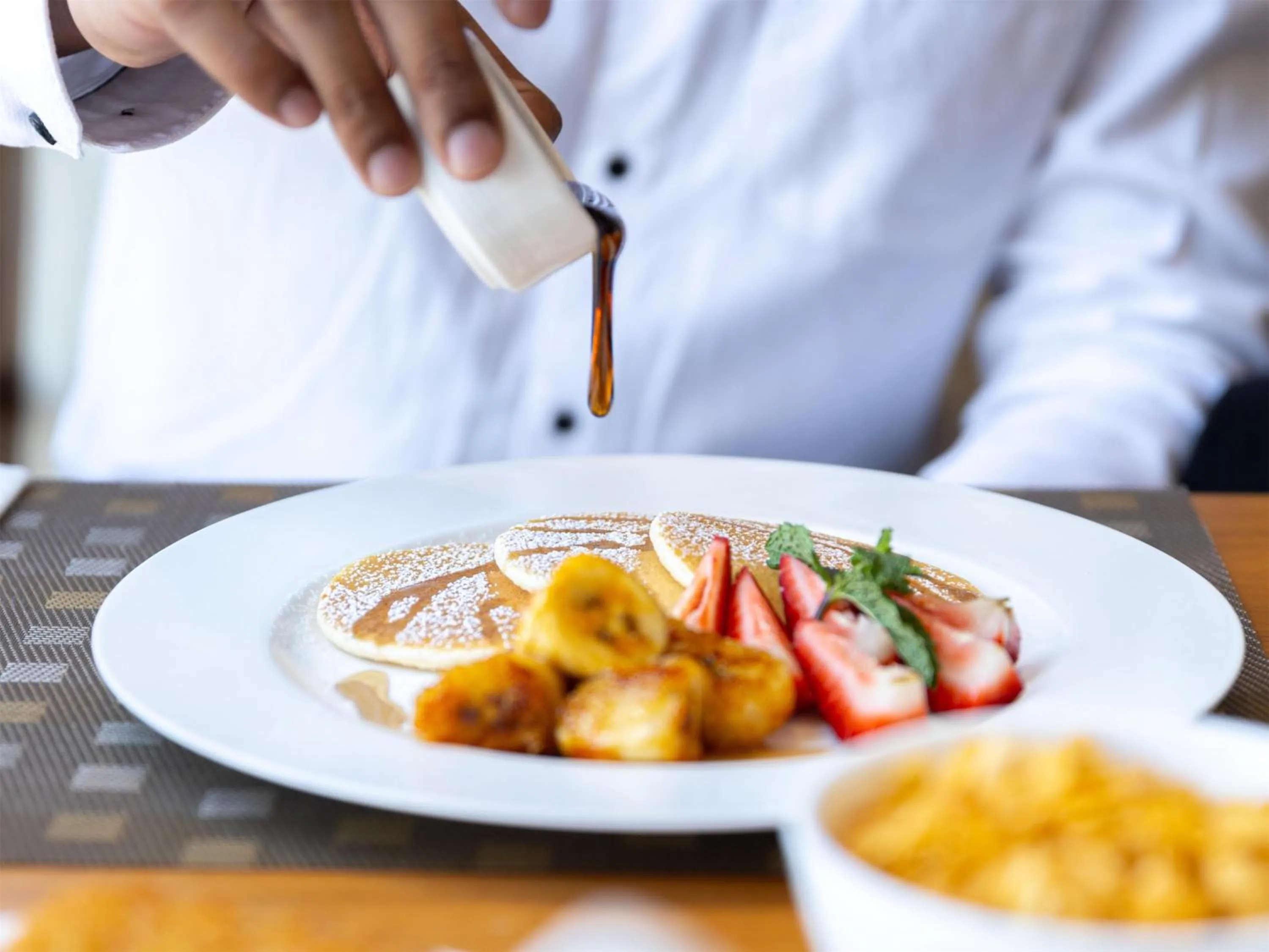 Food and drinks in Radisson Hotel Muscat Panorama