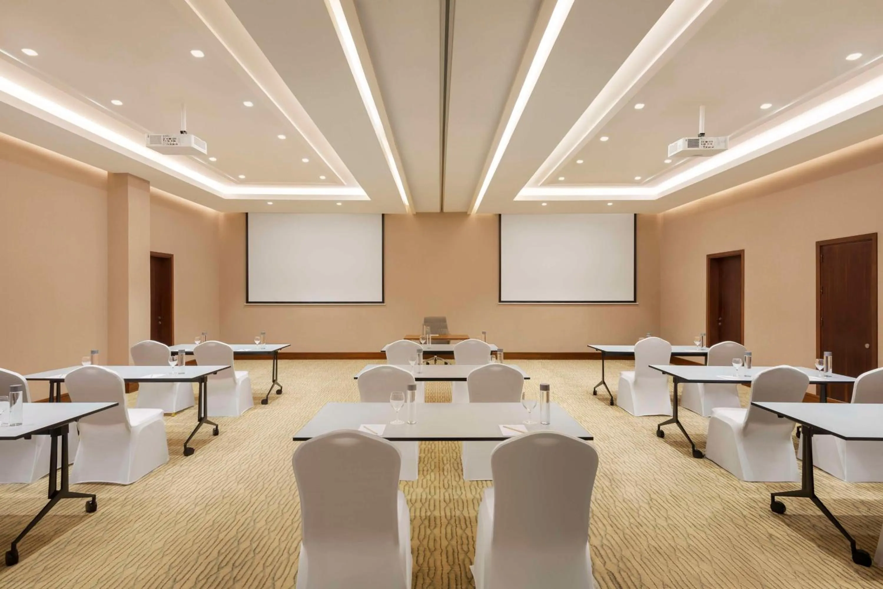 Meeting/conference room in Radisson Hotel Muscat Panorama
