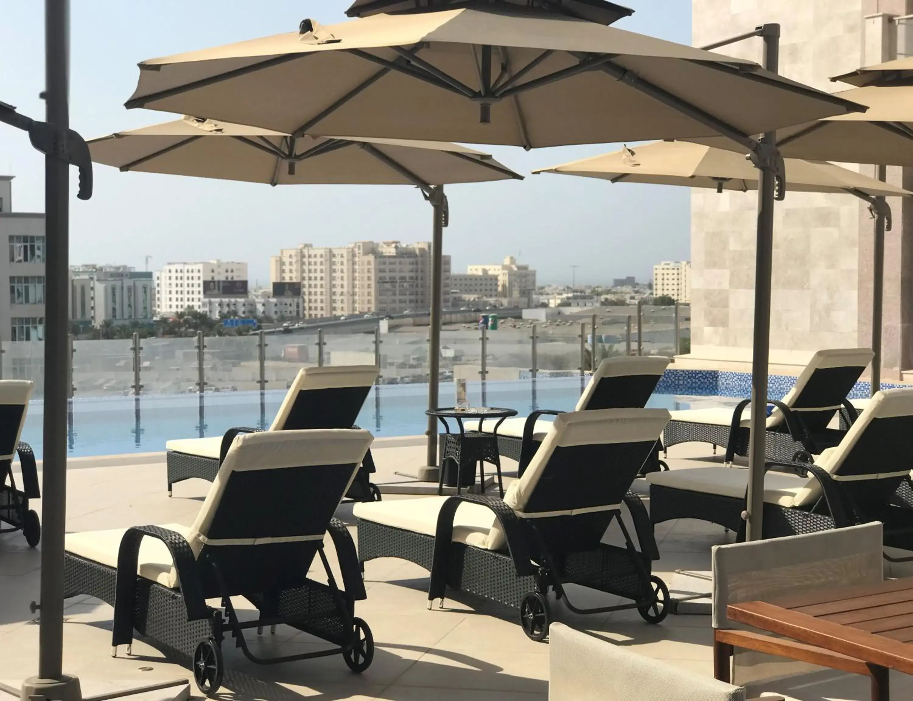 Swimming pool in Radisson Hotel Muscat Panorama Swimming pool in Radisson Hotel Muscat Panorama