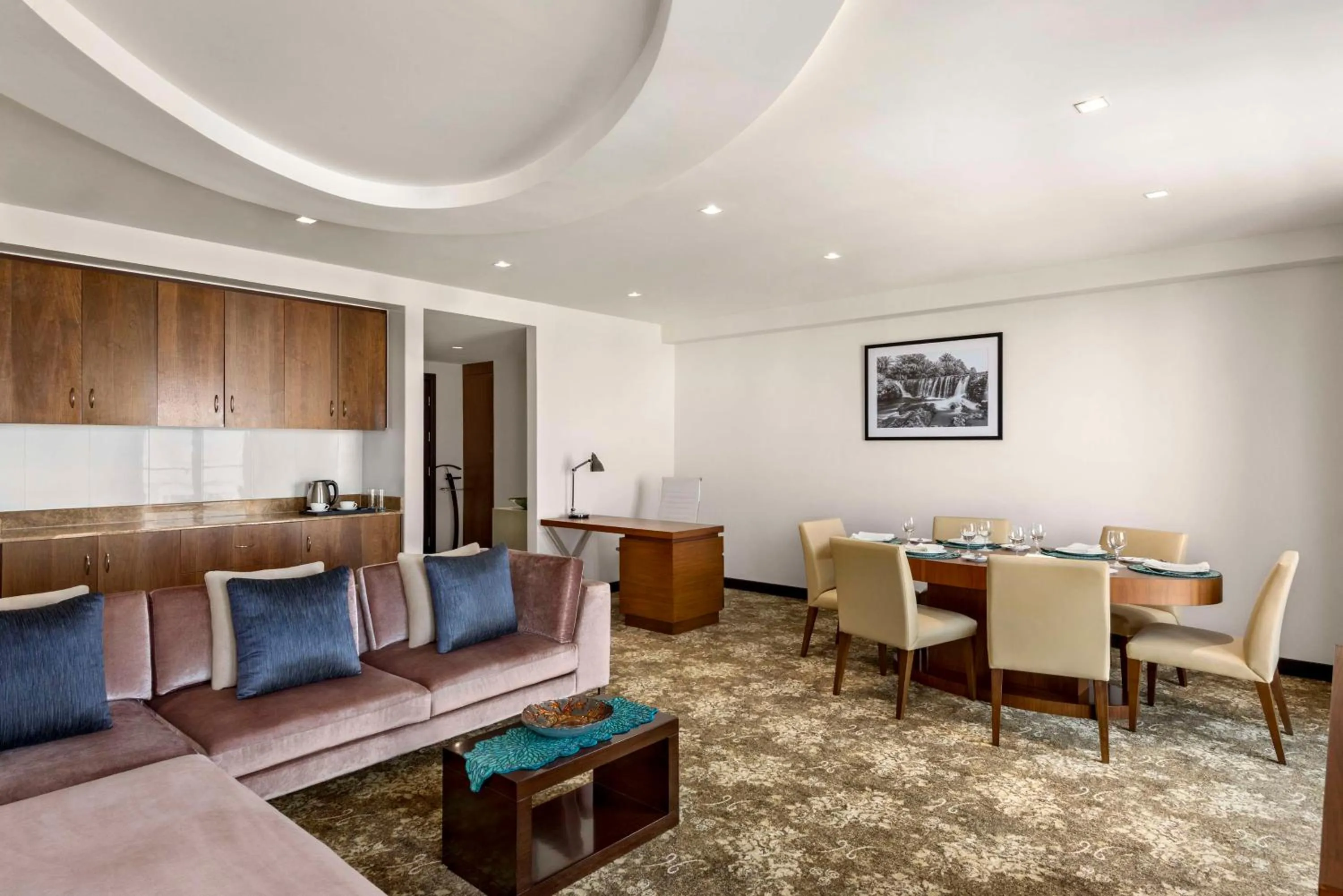 Photo of the whole room in Radisson Hotel Muscat Panorama