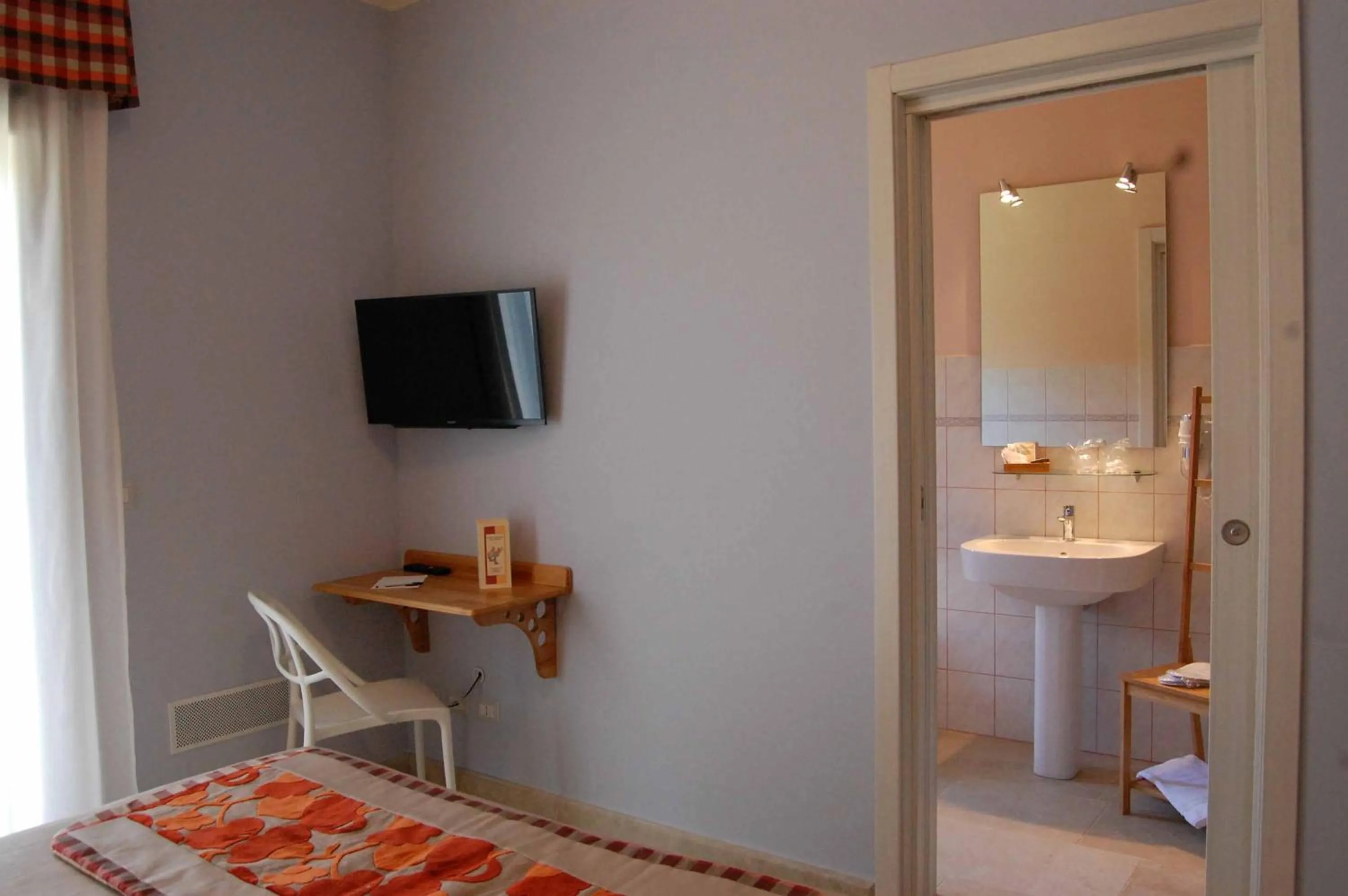 TV and multimedia in B&B Le Antiche Cisterne