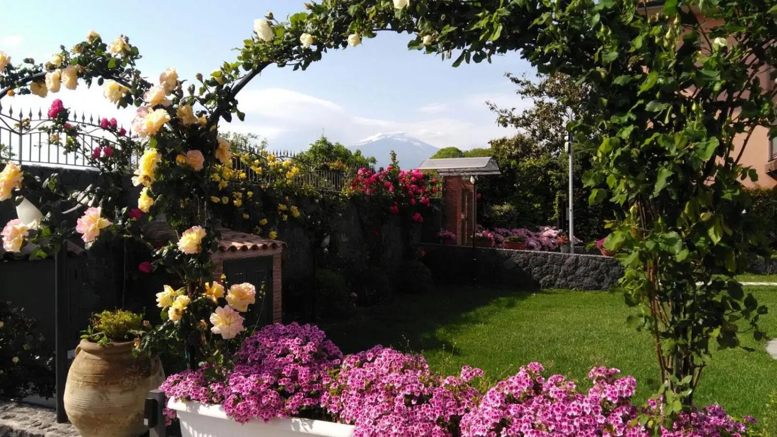 Garden in B&B Le Antiche Cisterne