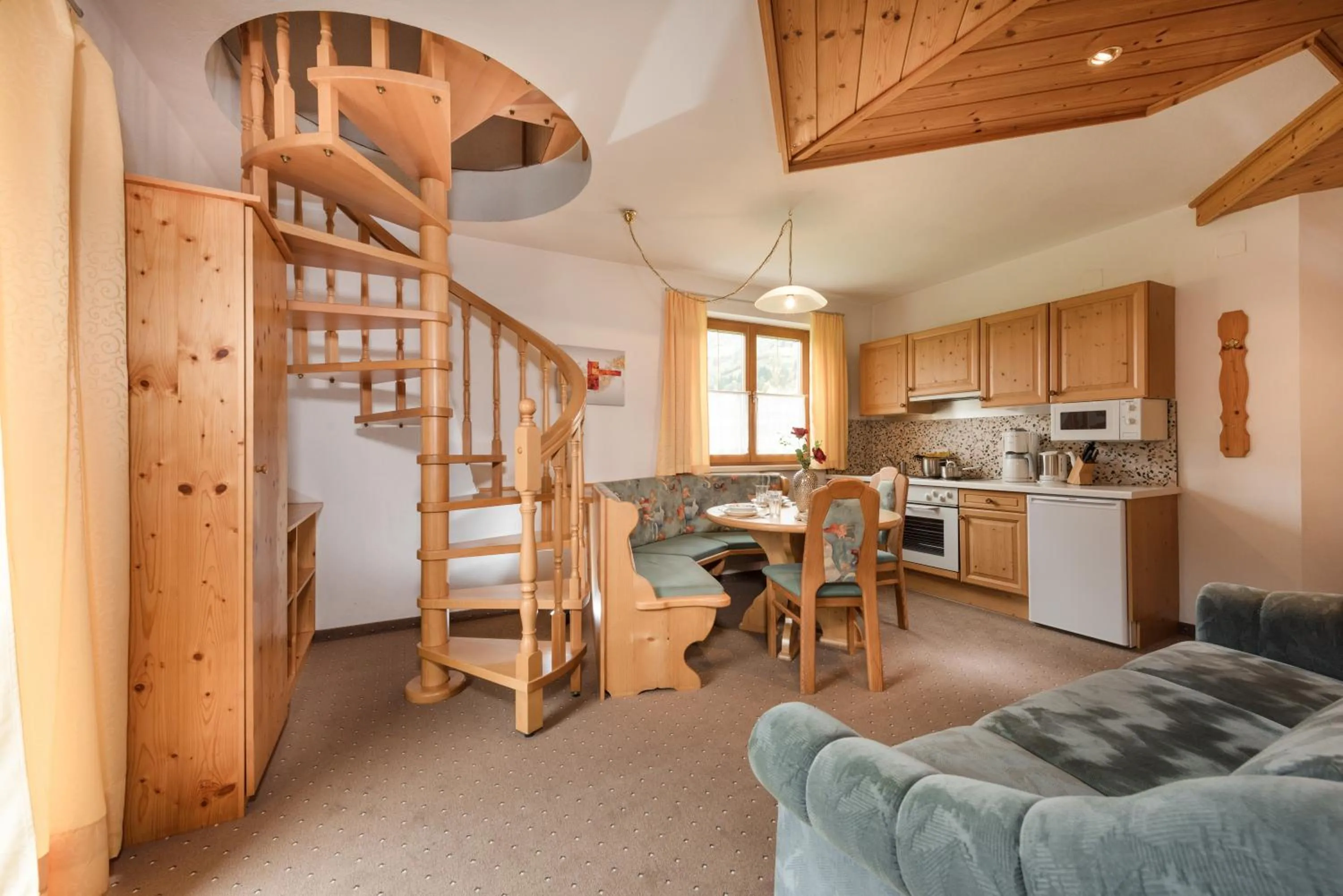 Kitchen or kitchenette in Gästehaus Gratz - inklusive Eintritt in die Alpentherme