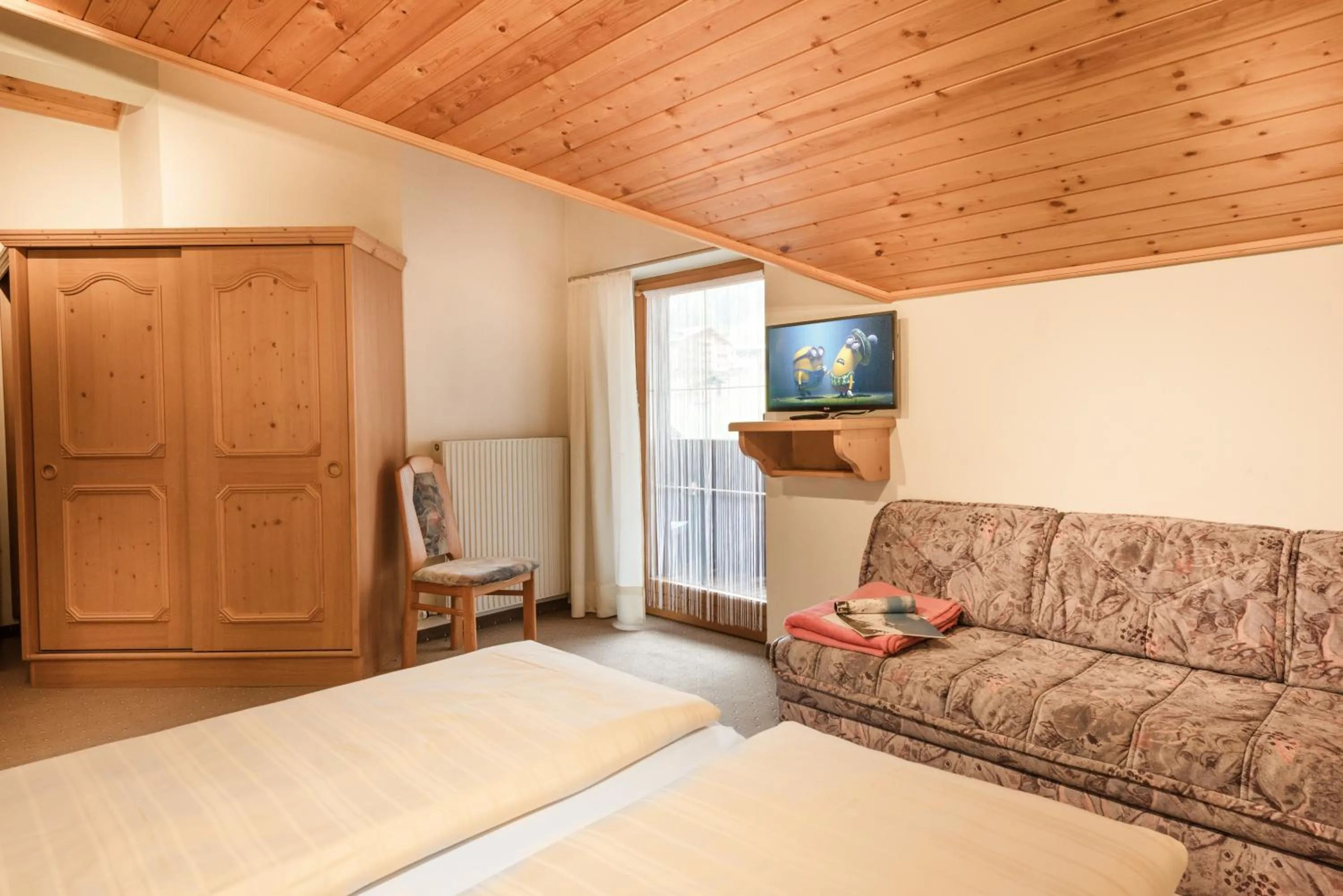 Bed in Gästehaus Gratz - inklusive Eintritt in die Alpentherme