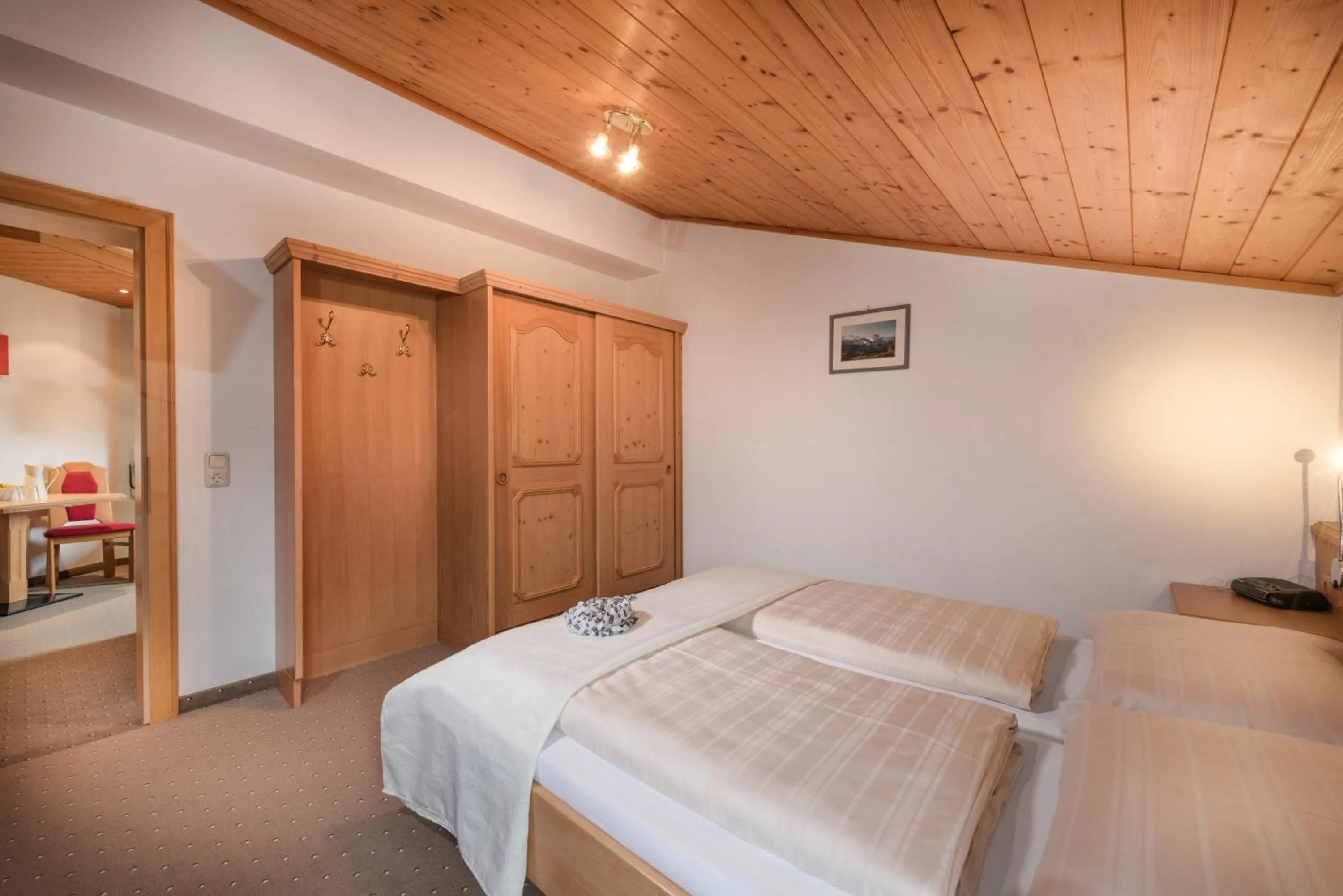 Photo of the whole room, Bed in Gästehaus Gratz - inklusive Eintritt in die Alpentherme