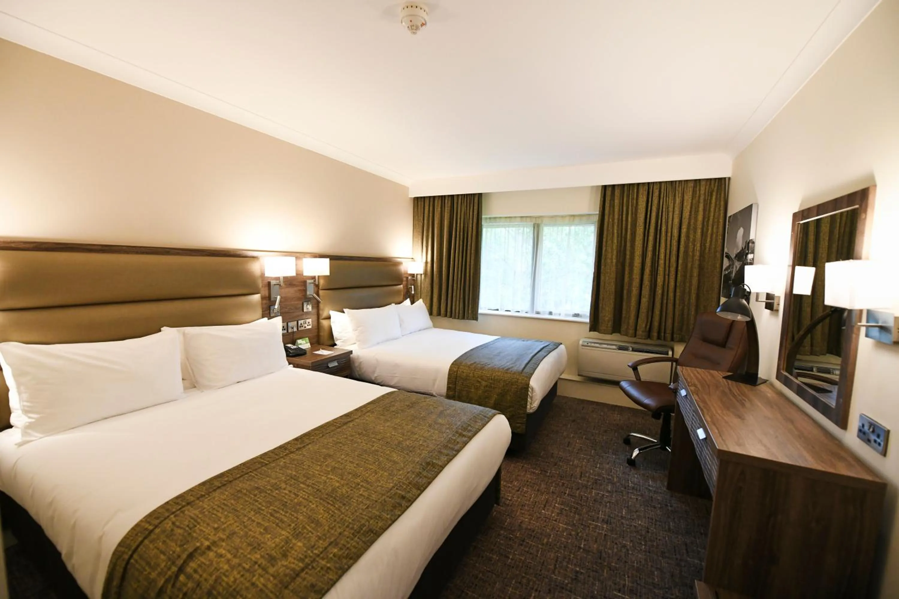 Photo of the whole room, Bed in Holiday Inn Telford Ironbridge by IHG