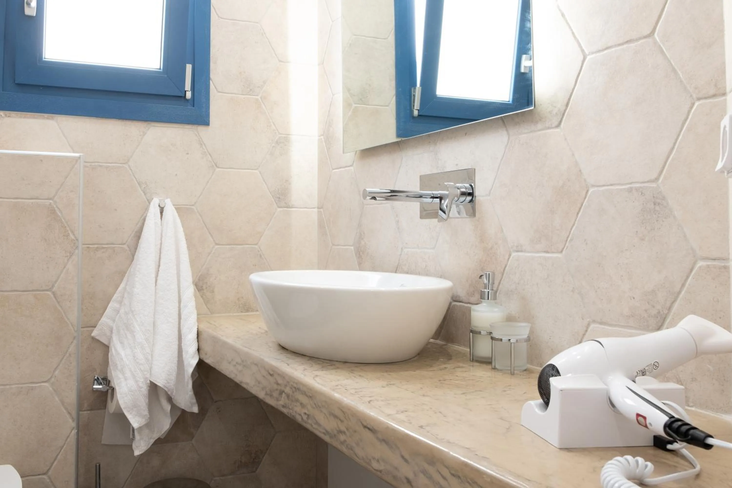 Bathroom in Tristhenia