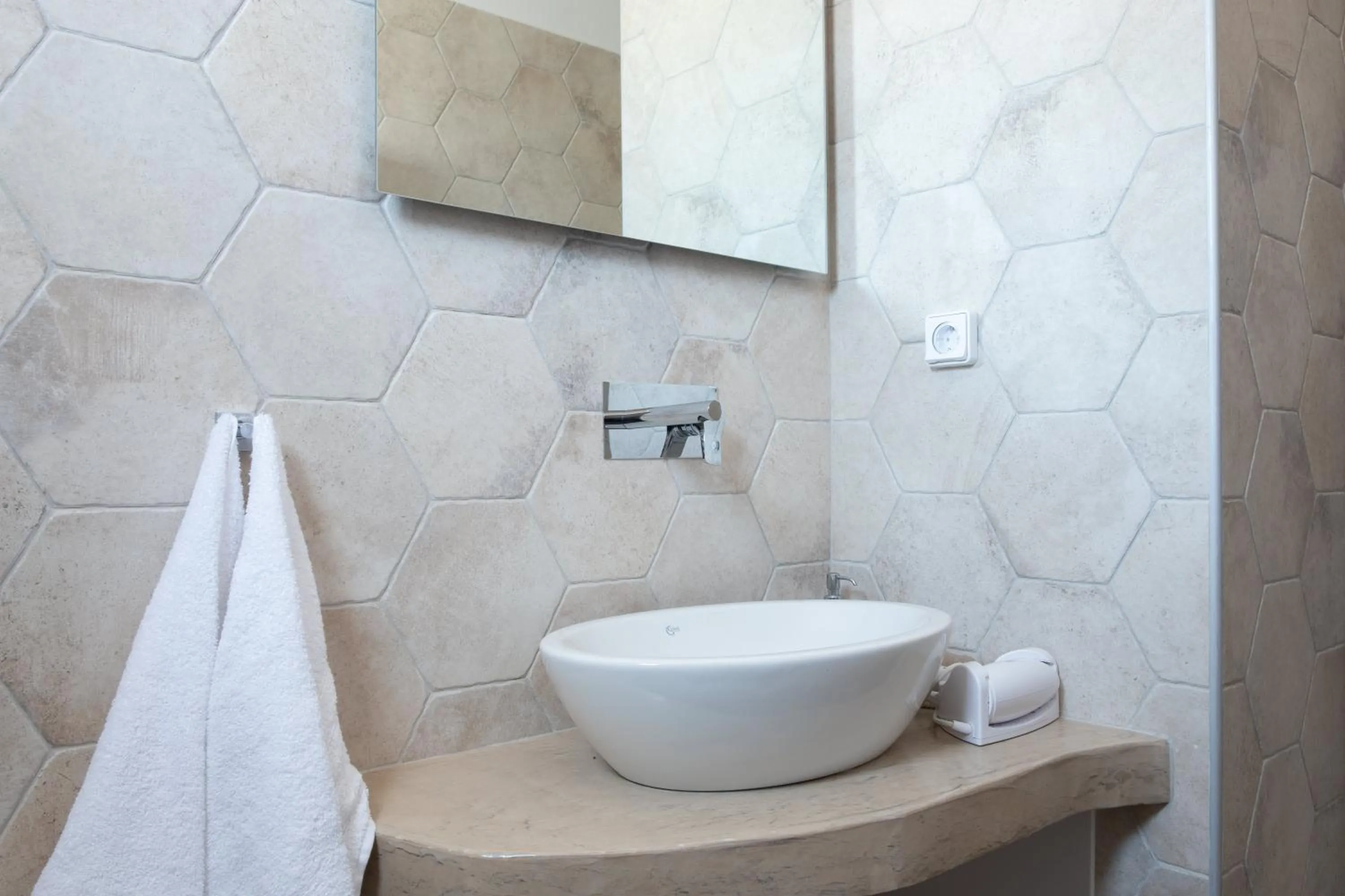 Bathroom in Tristhenia