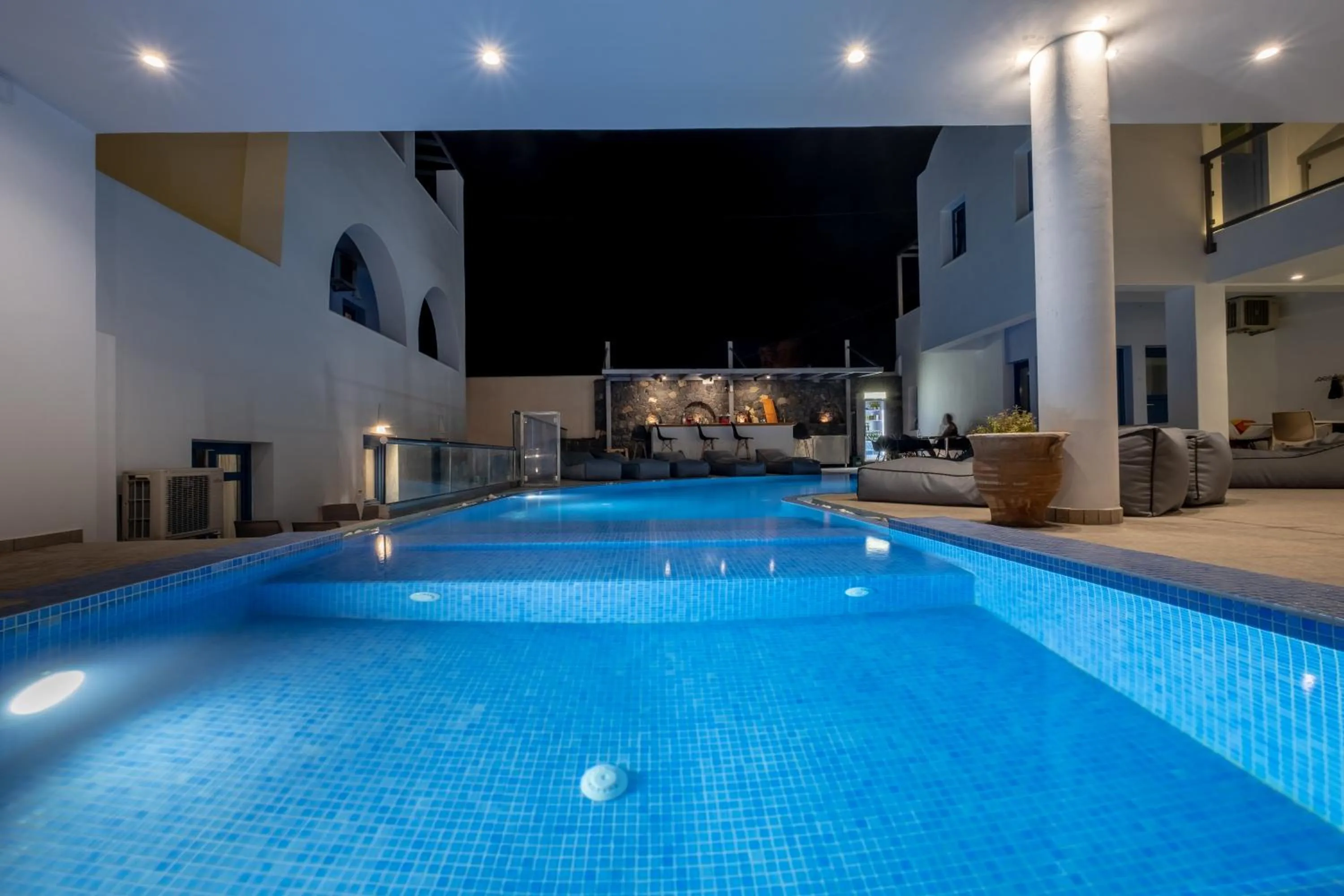 Swimming pool in Tristhenia