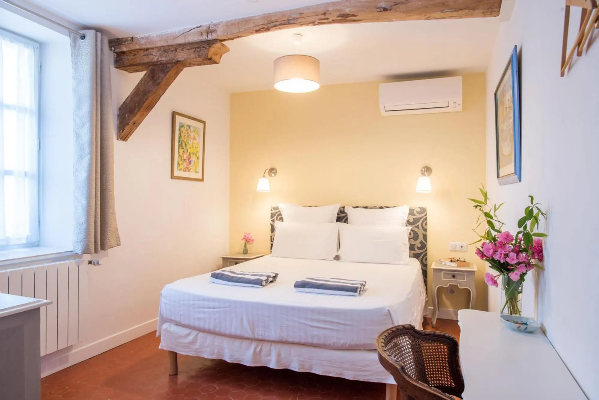 Bed in Le Vieux Logis Chambres d'Hôtes