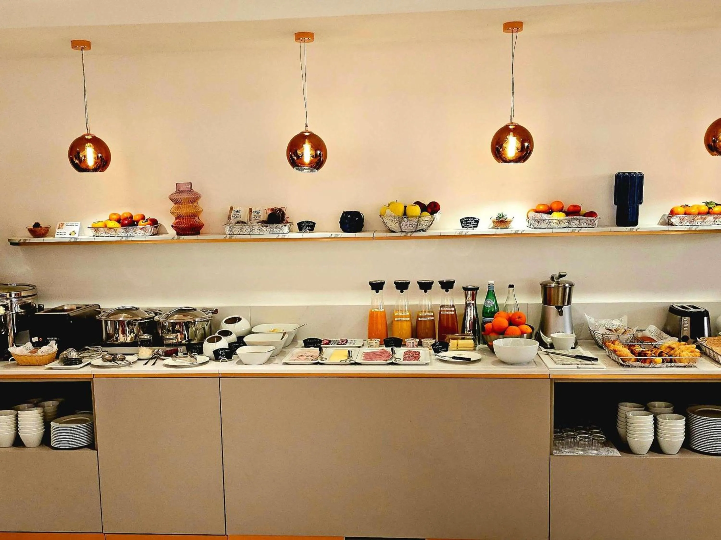 Breakfast in Aparthotel Adagio Genève Mont-Blanc