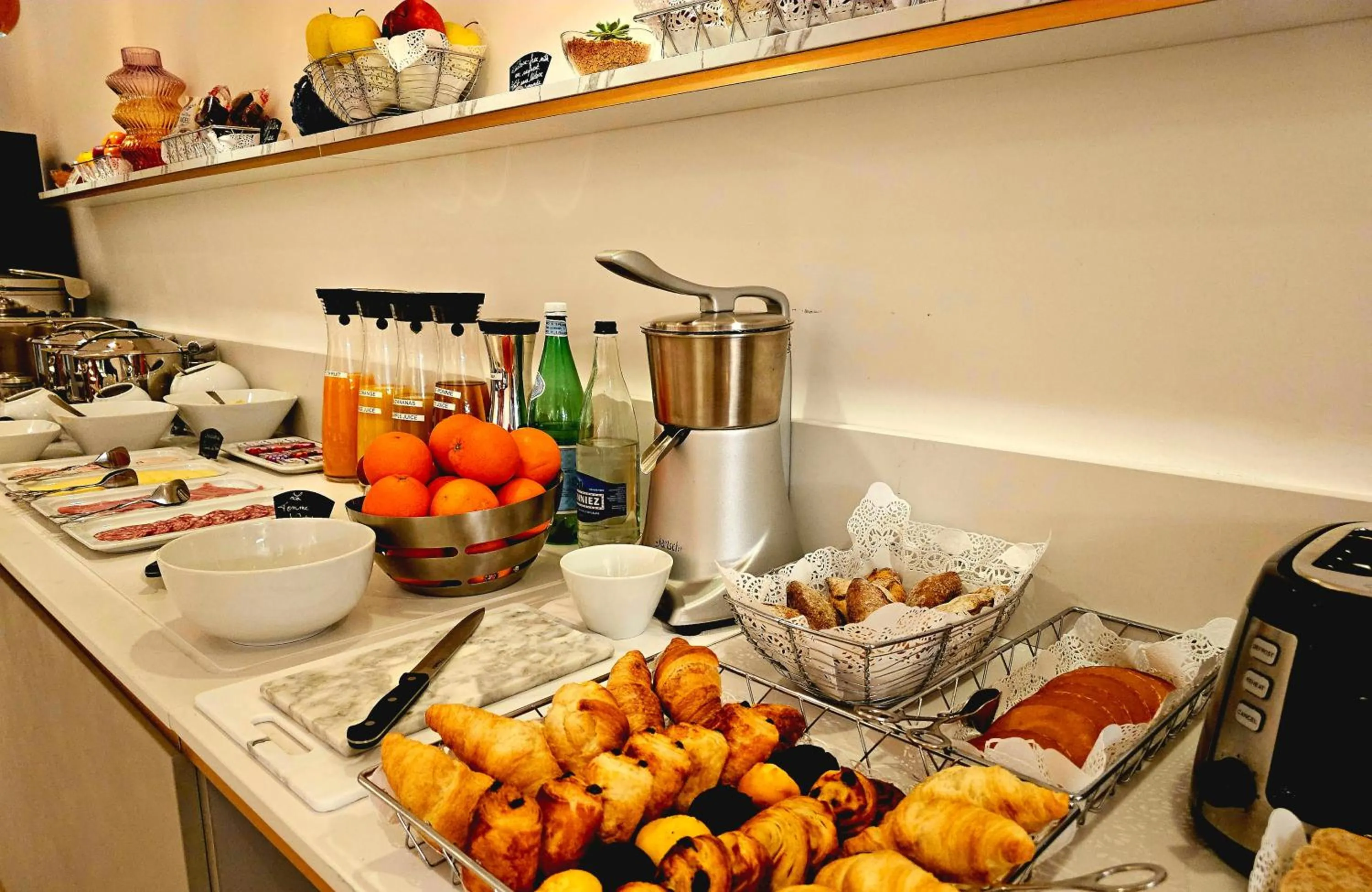 Breakfast in Aparthotel Adagio Genève Mont-Blanc