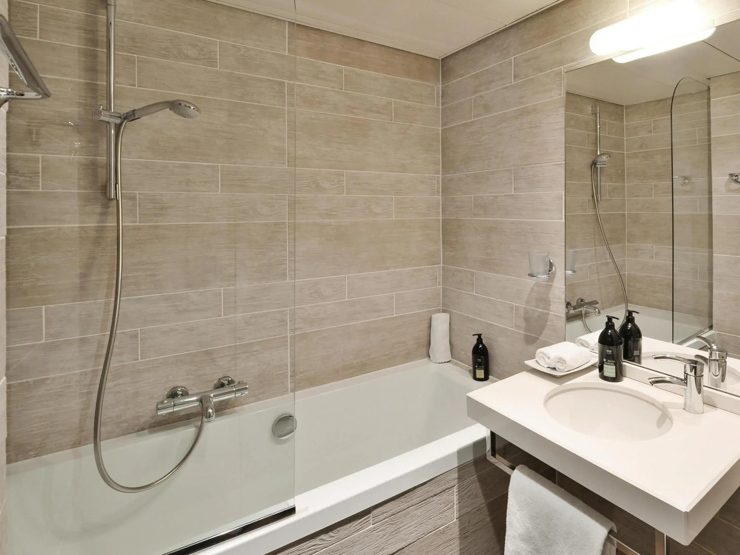 Bedroom in Aparthotel Adagio Genève Mont-Blanc Bedroom in Aparthotel Adagio Genève Mont-Blanc