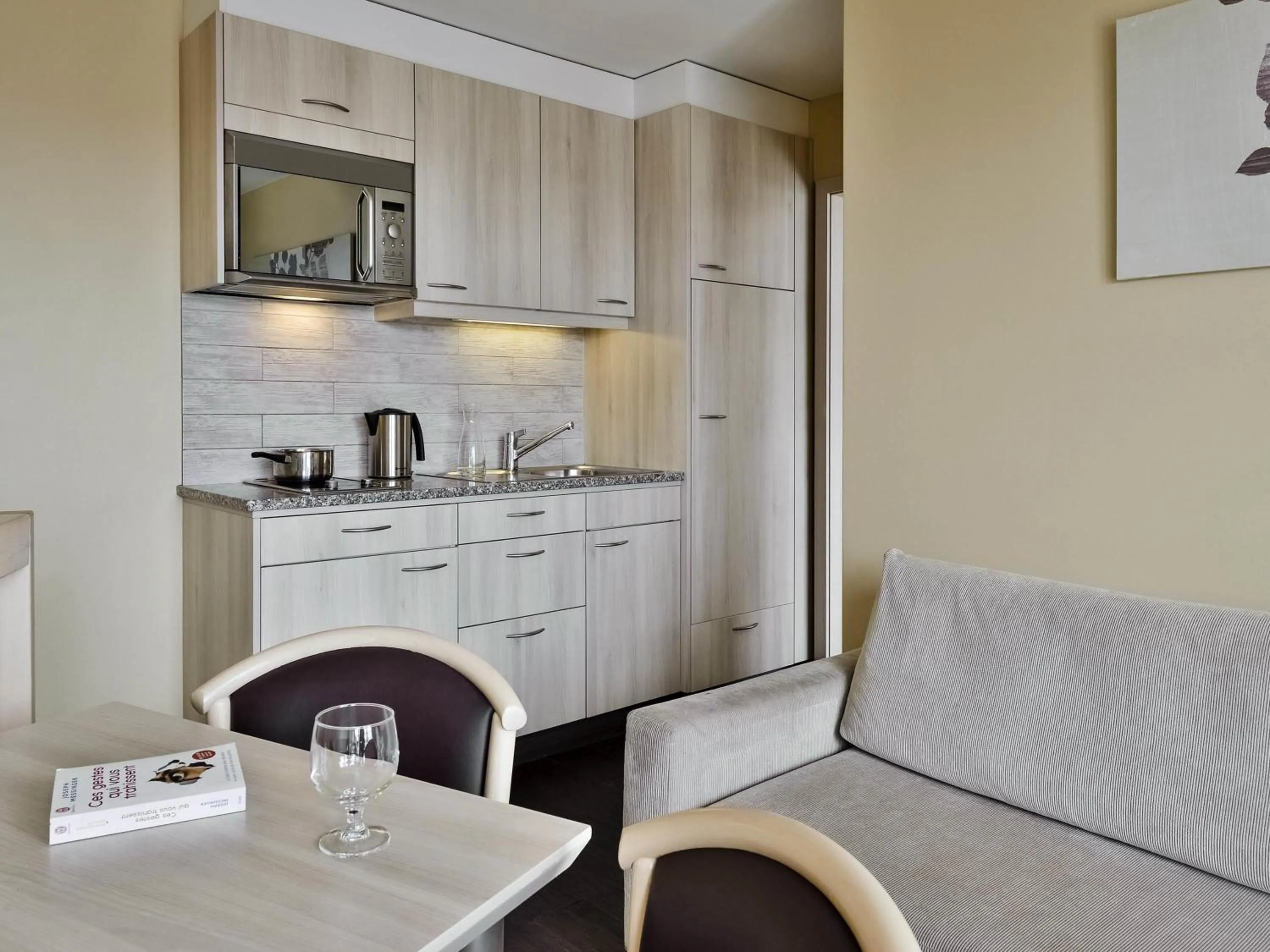 Bedroom in Aparthotel Adagio Genève Mont-Blanc