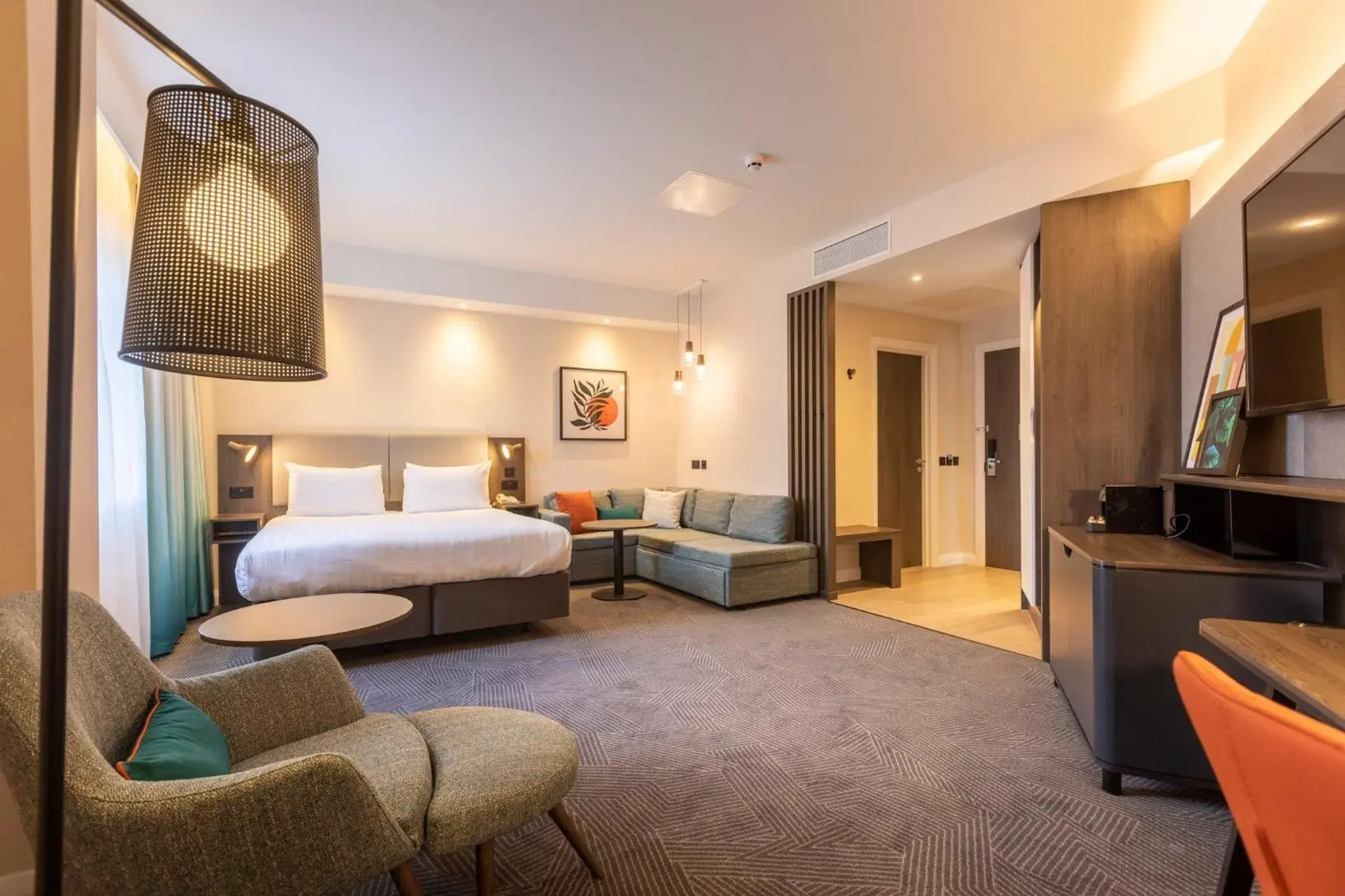 Photo of the whole room, Bed in Holiday Inn London Sutton by IHG Photo of the whole room, Bed in Holiday Inn London Sutton by IHG