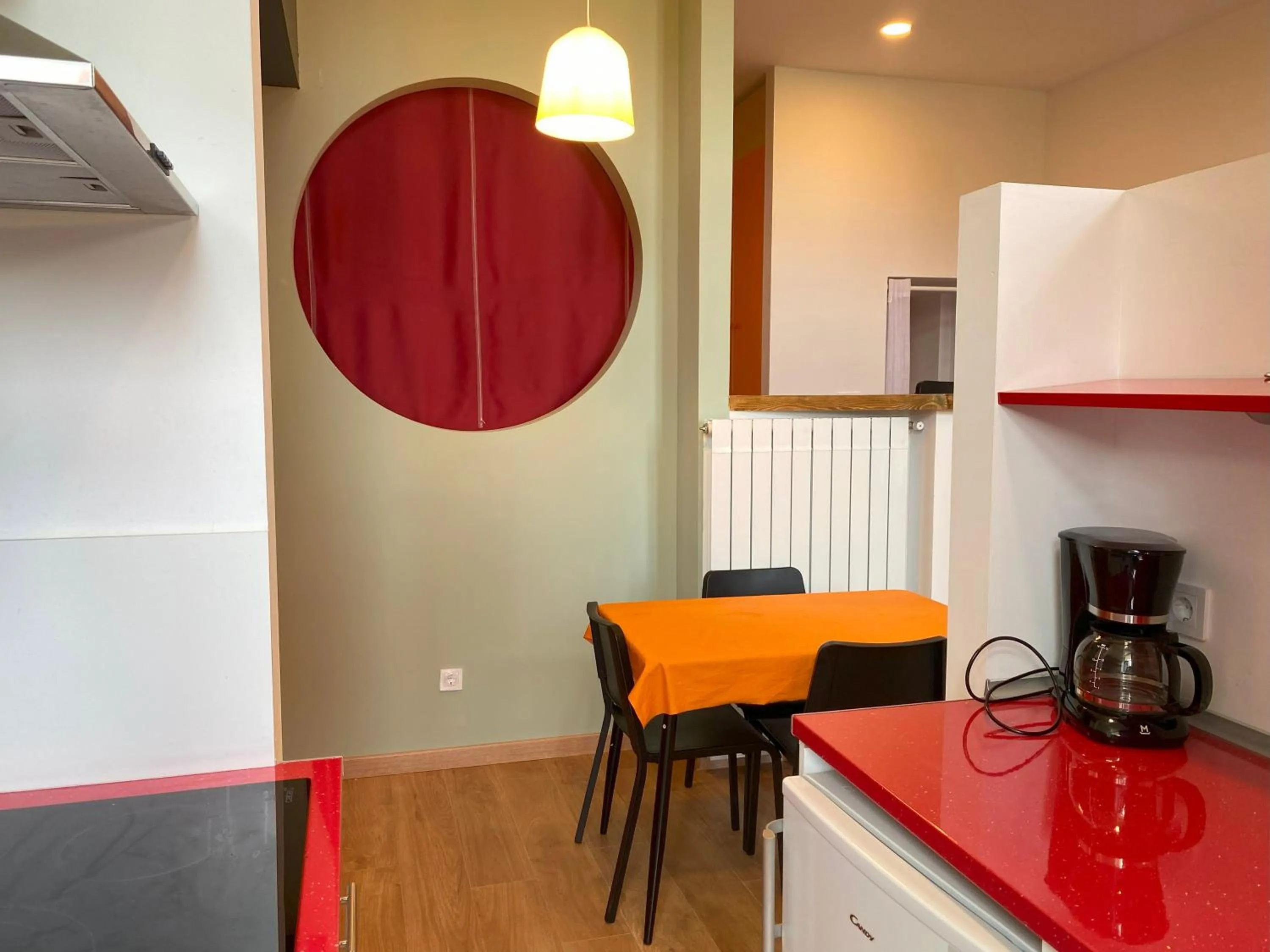 Kitchen or kitchenette in Apartamentos Bahía de Boó