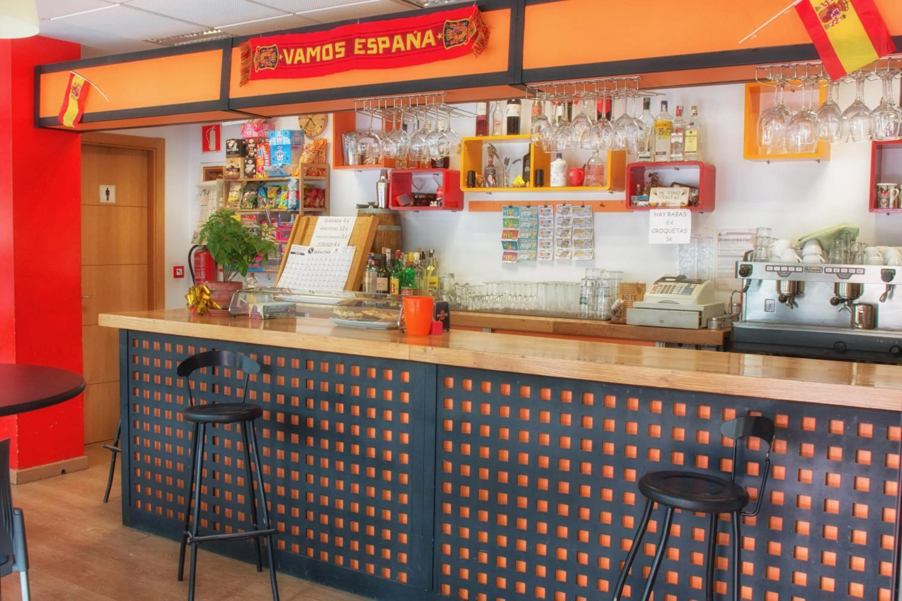 Lounge or bar in Apartamentos Bahía de Boó