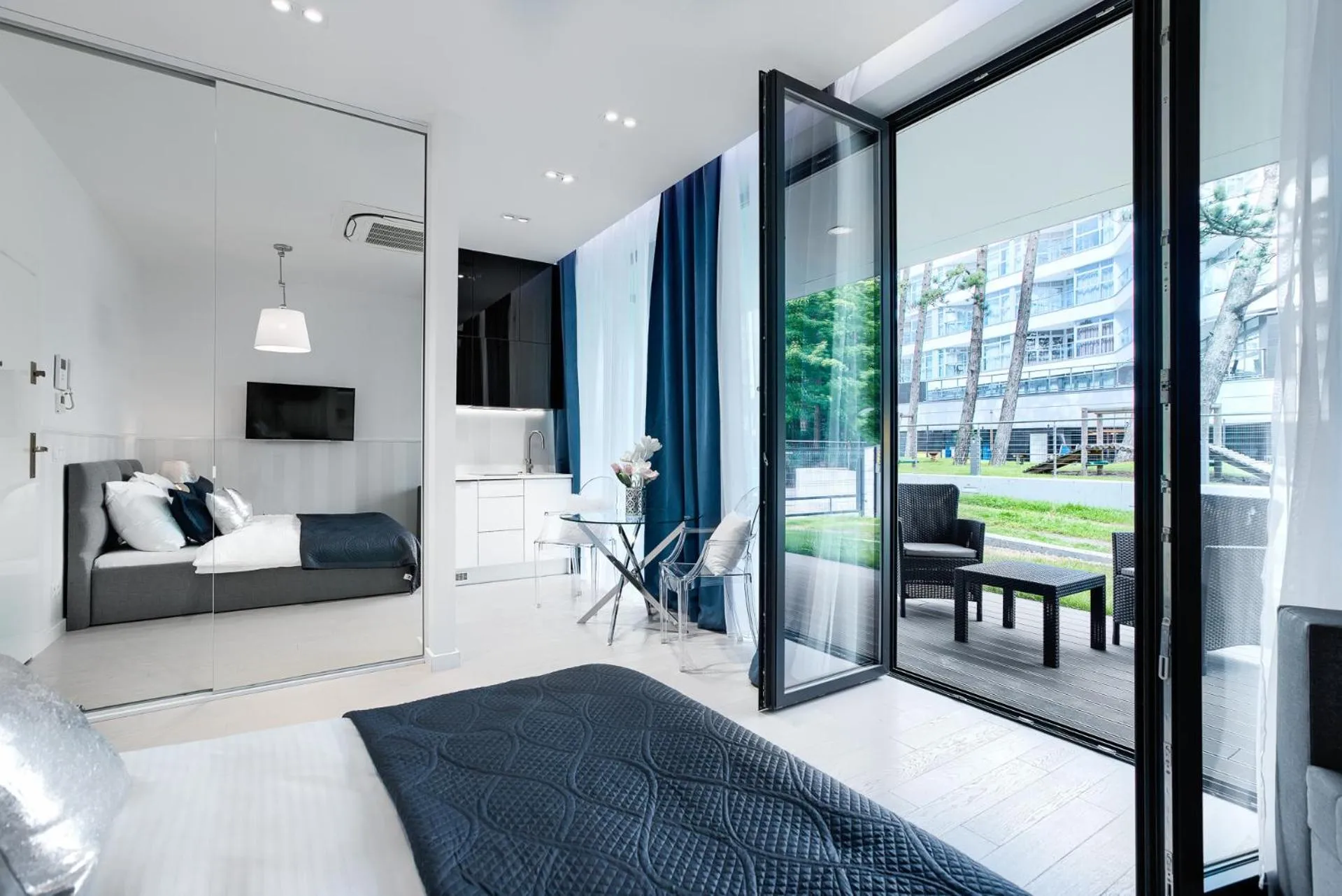 Communal lounge/ TV room in Dune Resort Mielno - B