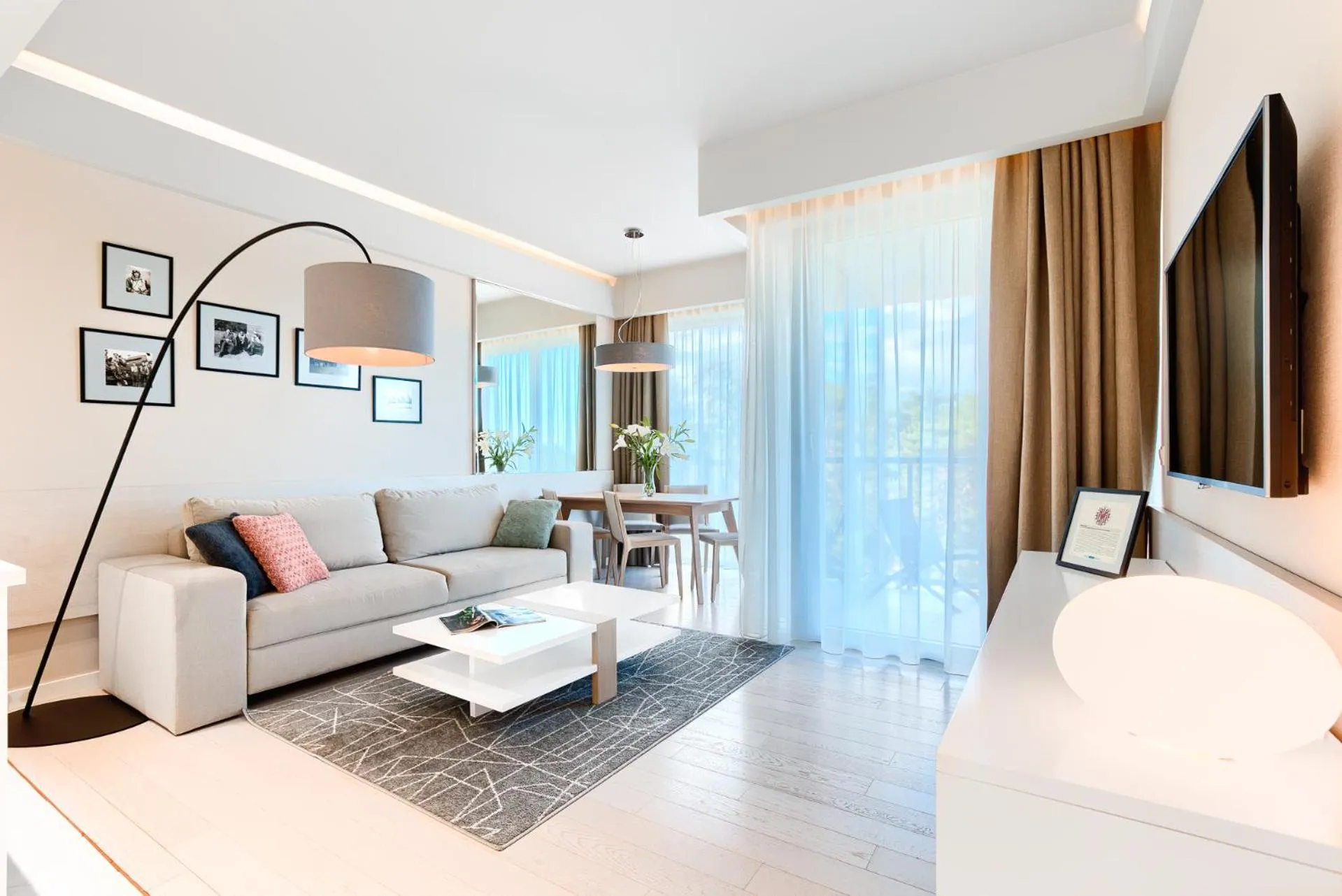 Communal lounge/ TV room in Dune Resort Mielno - B