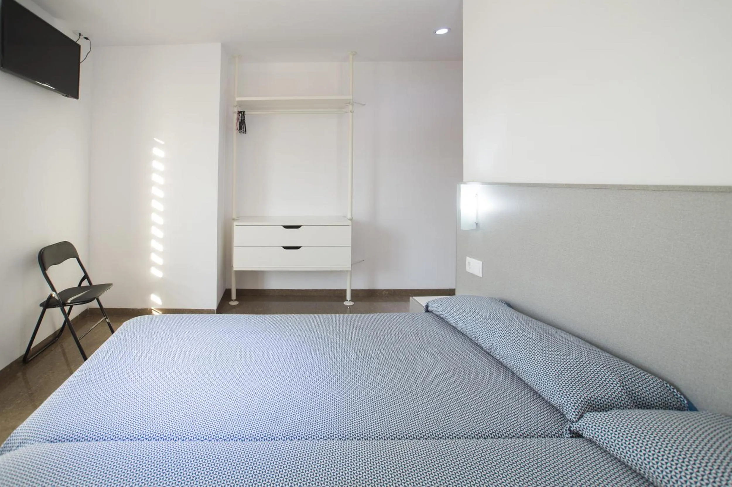 Photo of the whole room, Bed in Hostal Drassanes